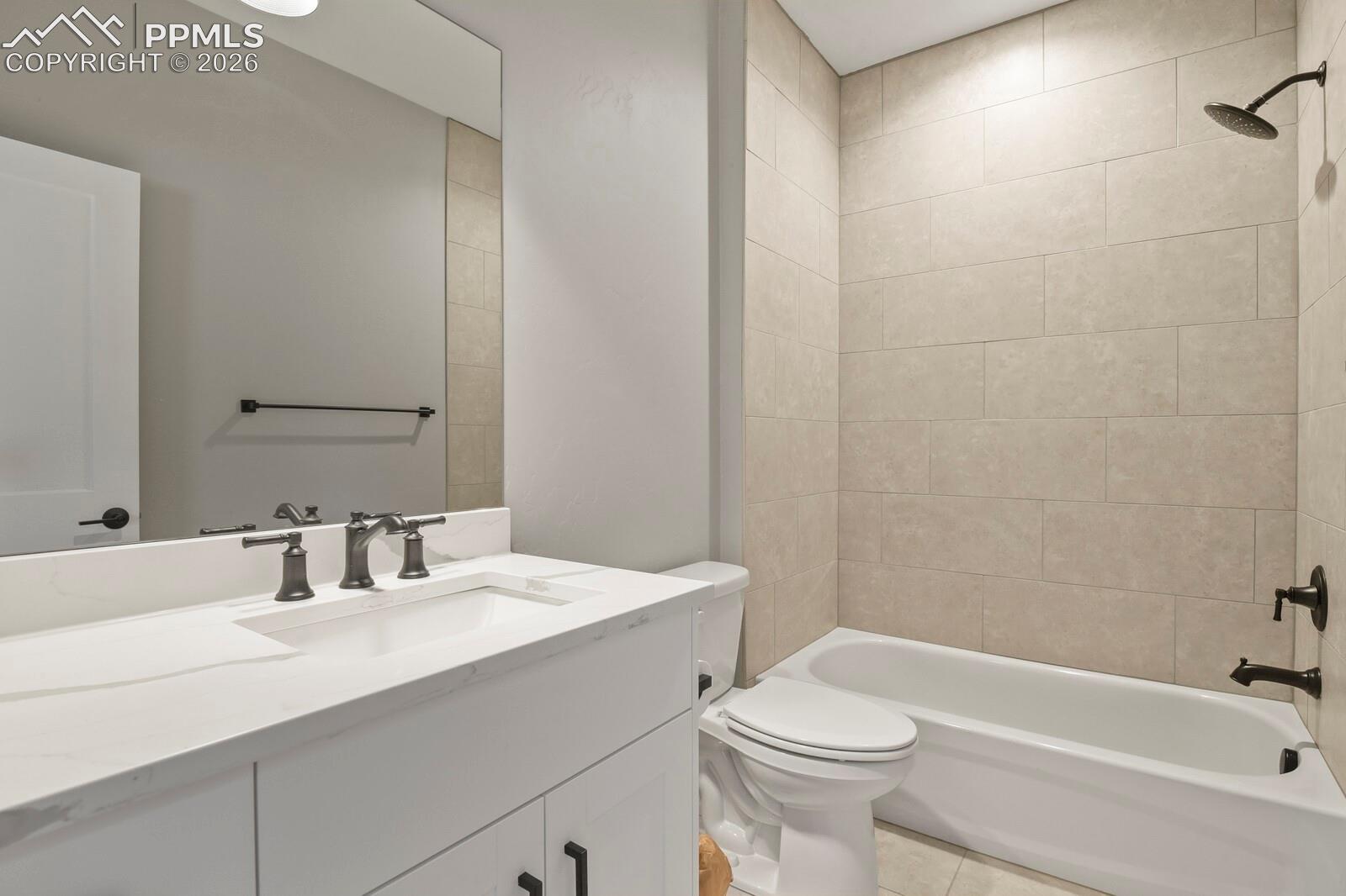 Main Floor Full Bath