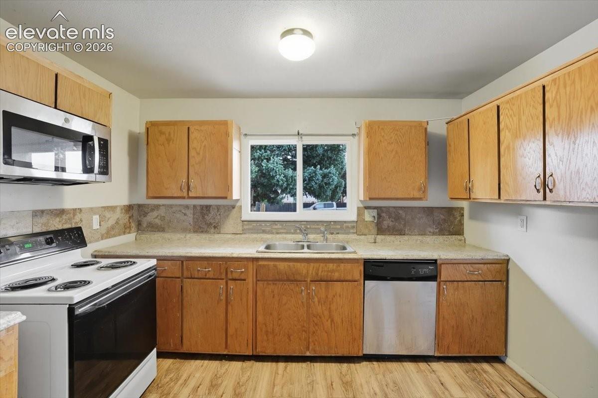 Photo 8 of 834 Tia Juana Street, Colorado Springs