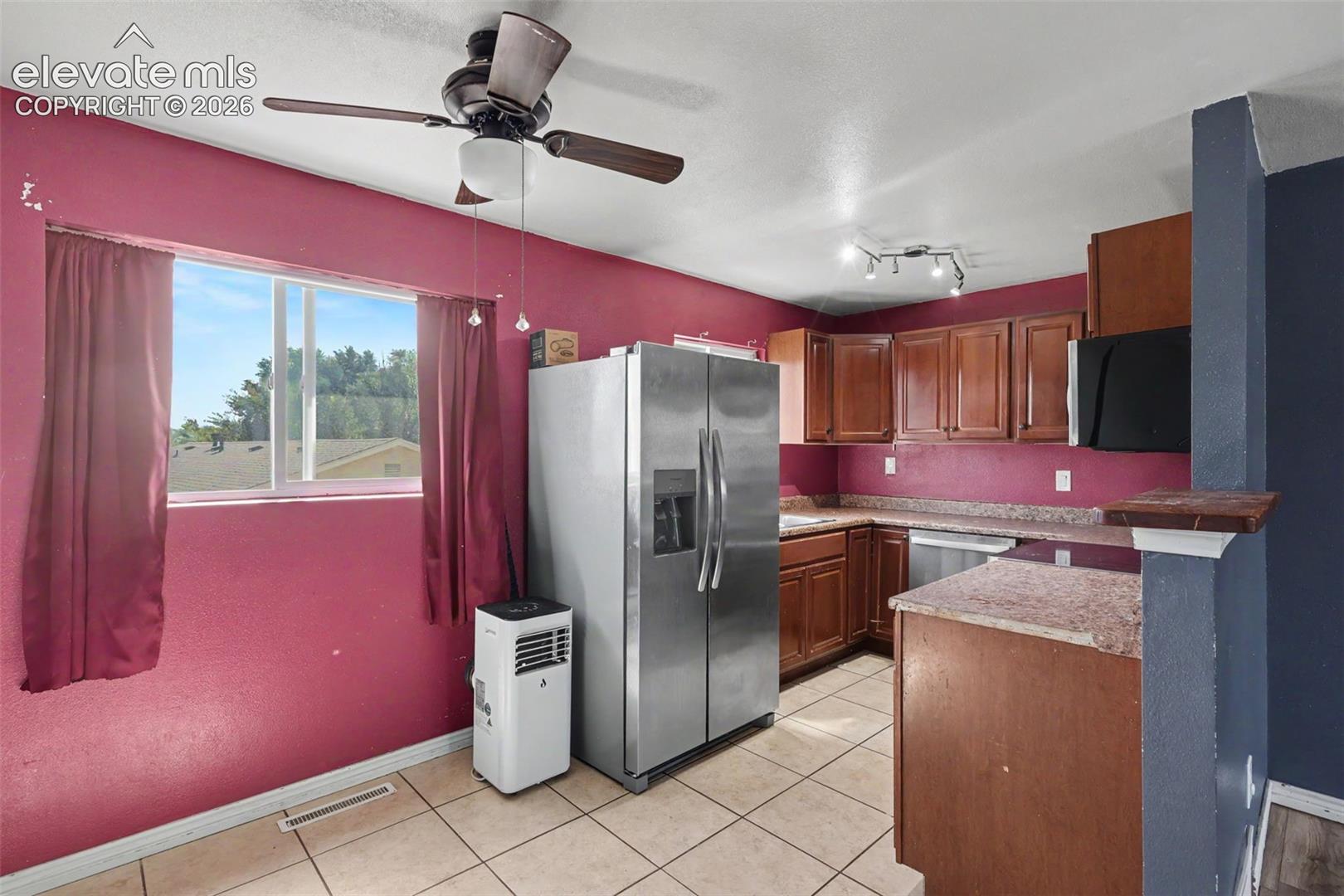 1049 Cambridge Ave, Colorado Springs, CO 80906 photo
