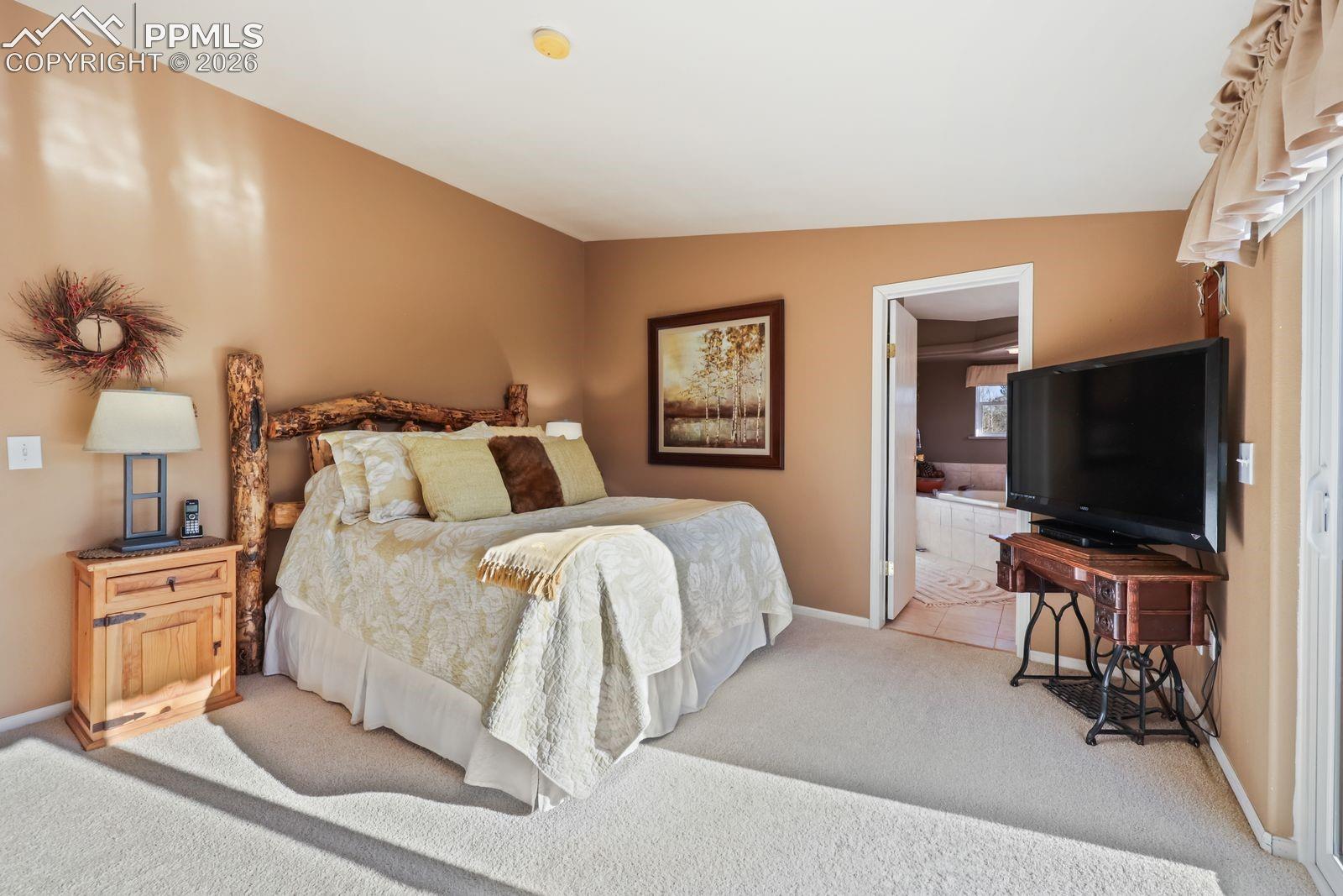 Spacious bedroom!