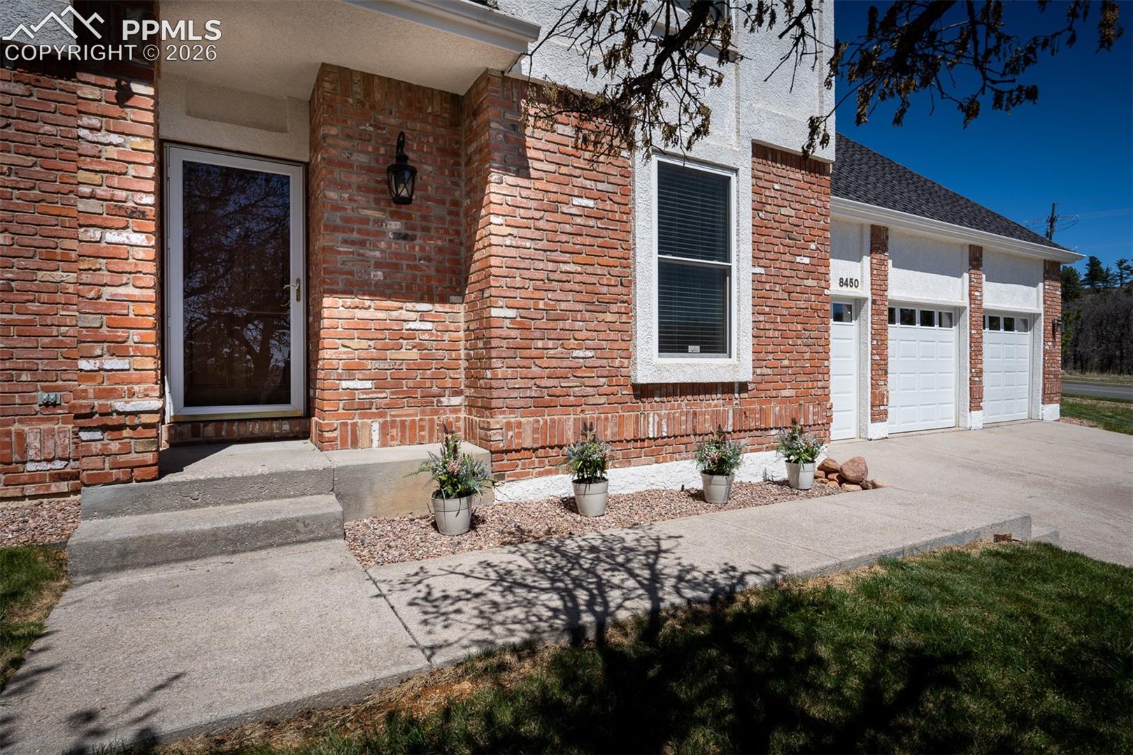 8450 Melross Court
