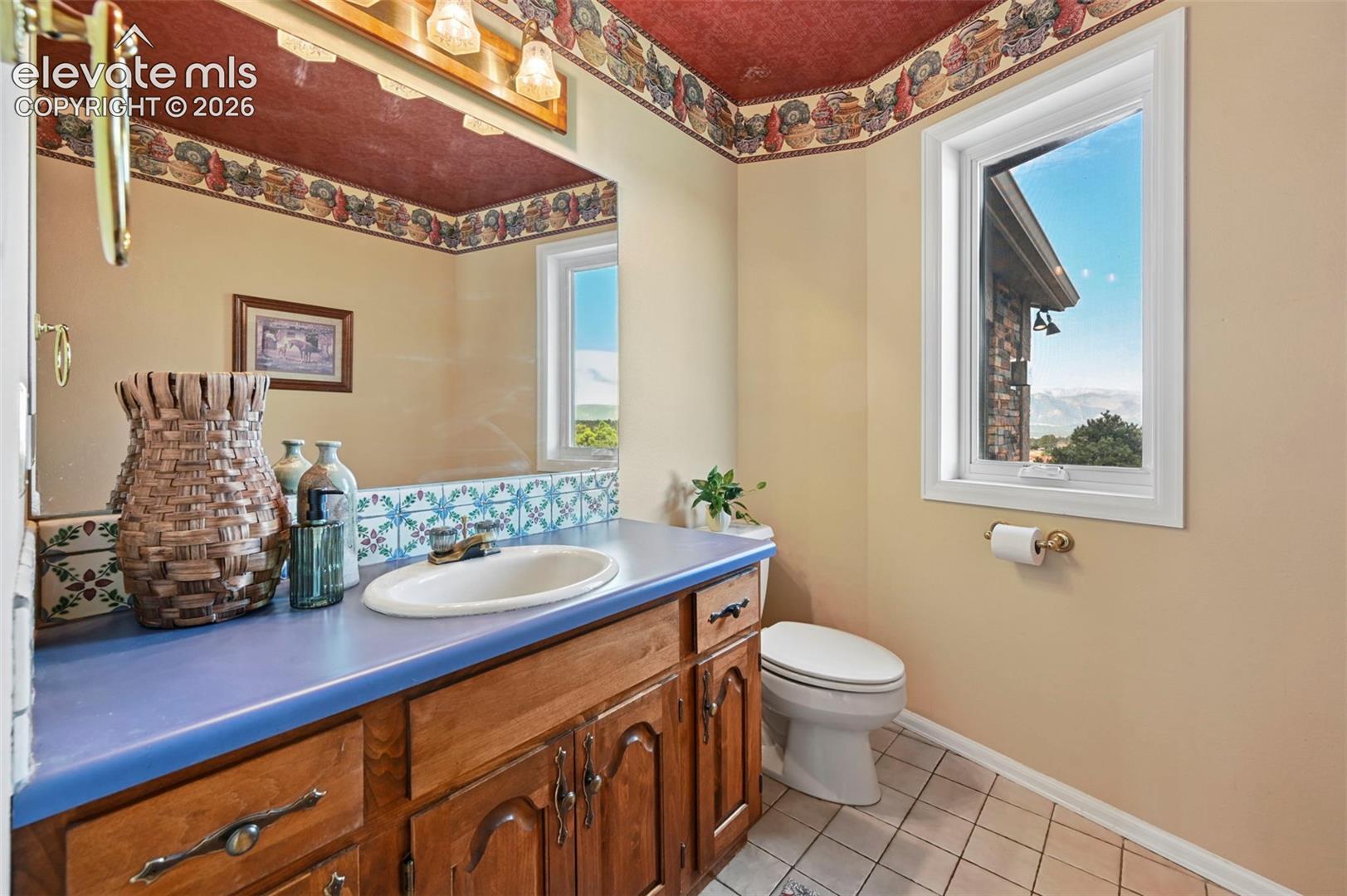 Half Bath off Entry
