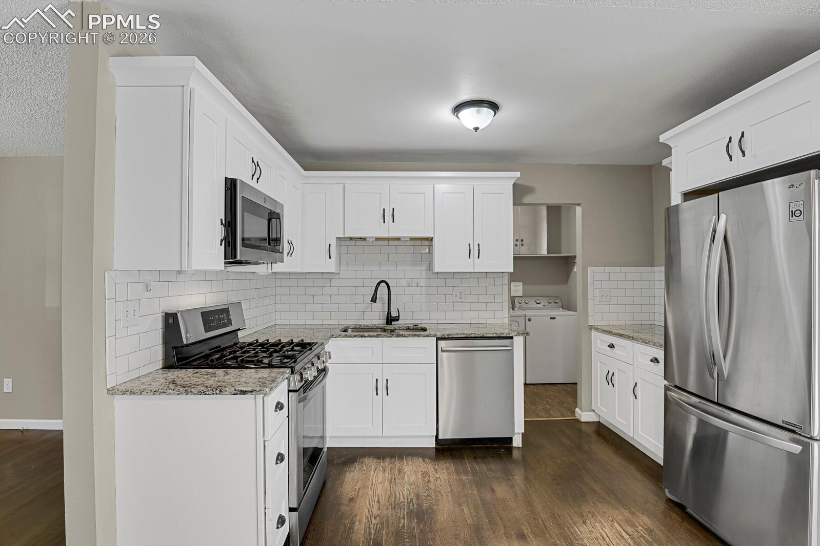 Photo 11 of 1540 Saratoga Drive, Colorado Springs