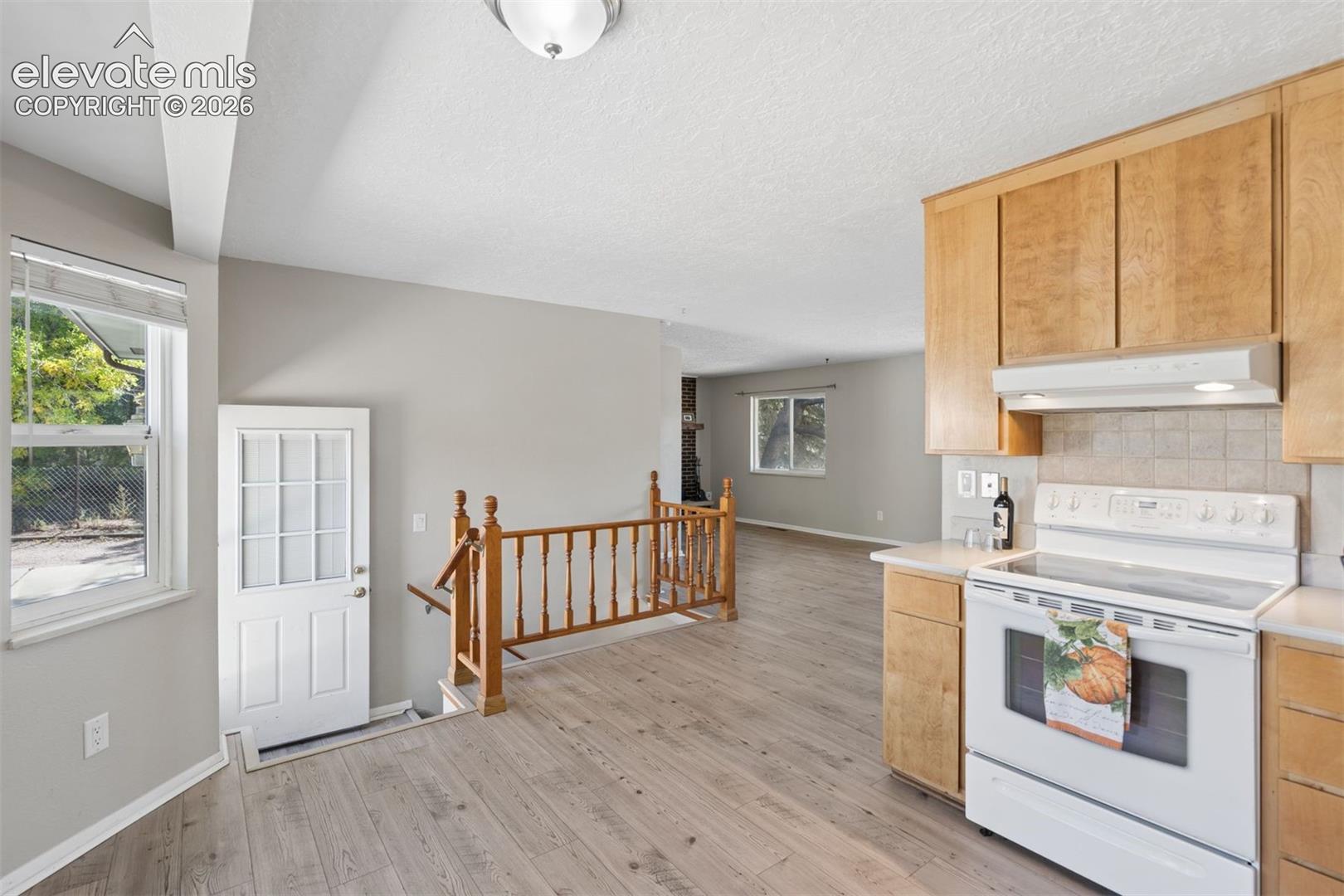 Photo 10 of 408 Elmwood Drive, Colorado Springs