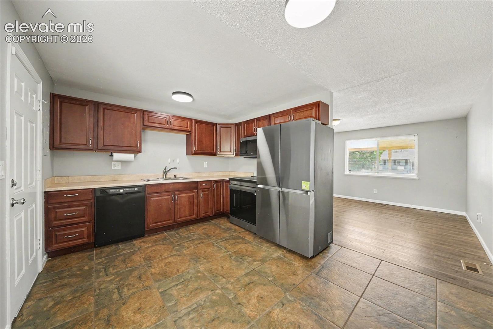 Photo 8 of 2535 Sonoma Drive, Colorado Springs