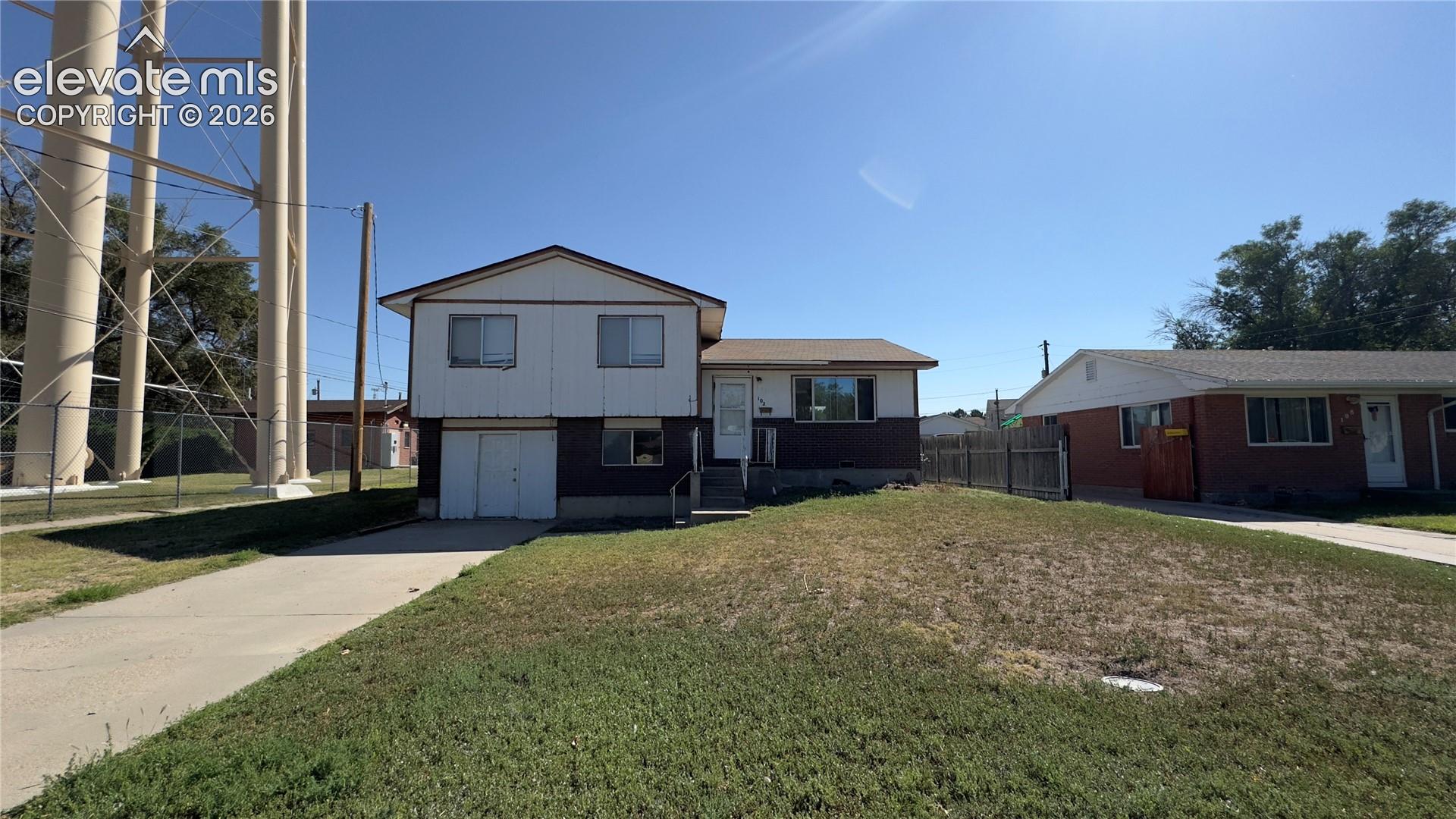 102 W 26th St, La Junta, CO 81050