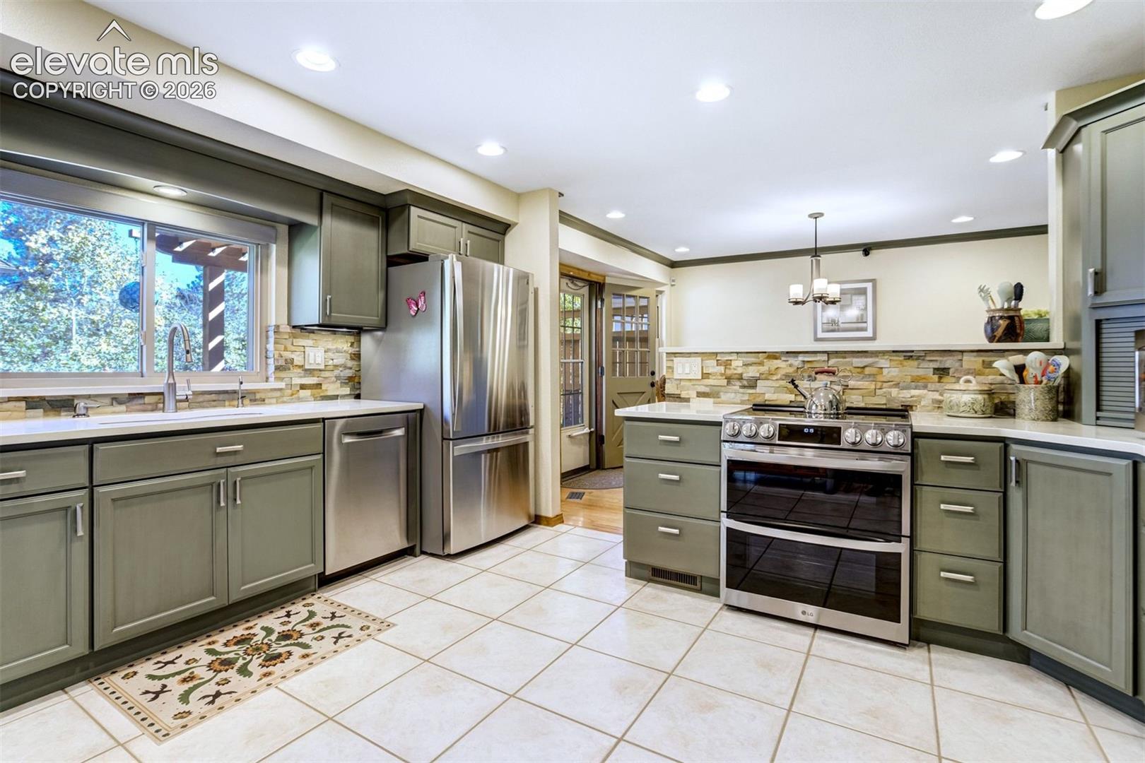 Photo 15 of 1132 War Eagle Court, Colorado Springs