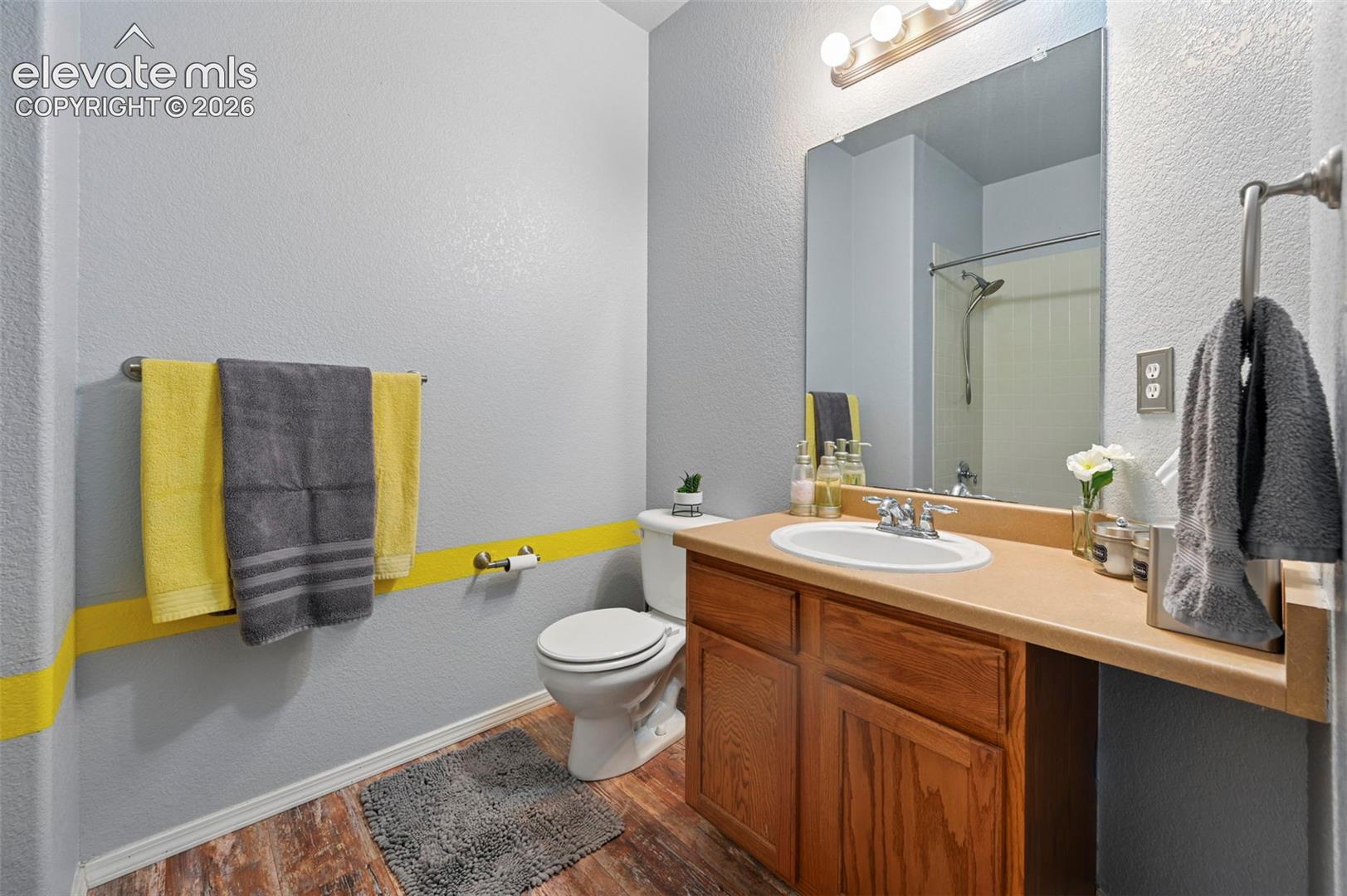 Large main full bath