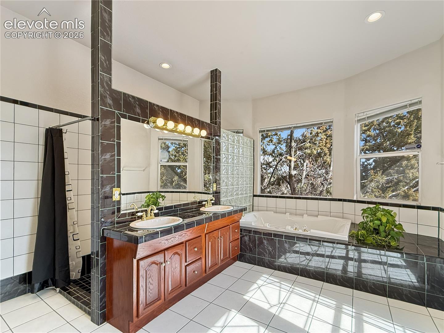 large primary bath