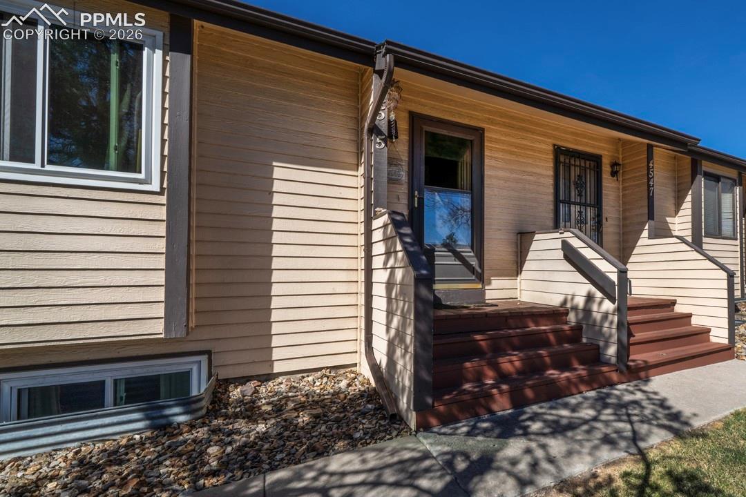 4545 Lamplighter Cir, Colorado Springs, CO 80916