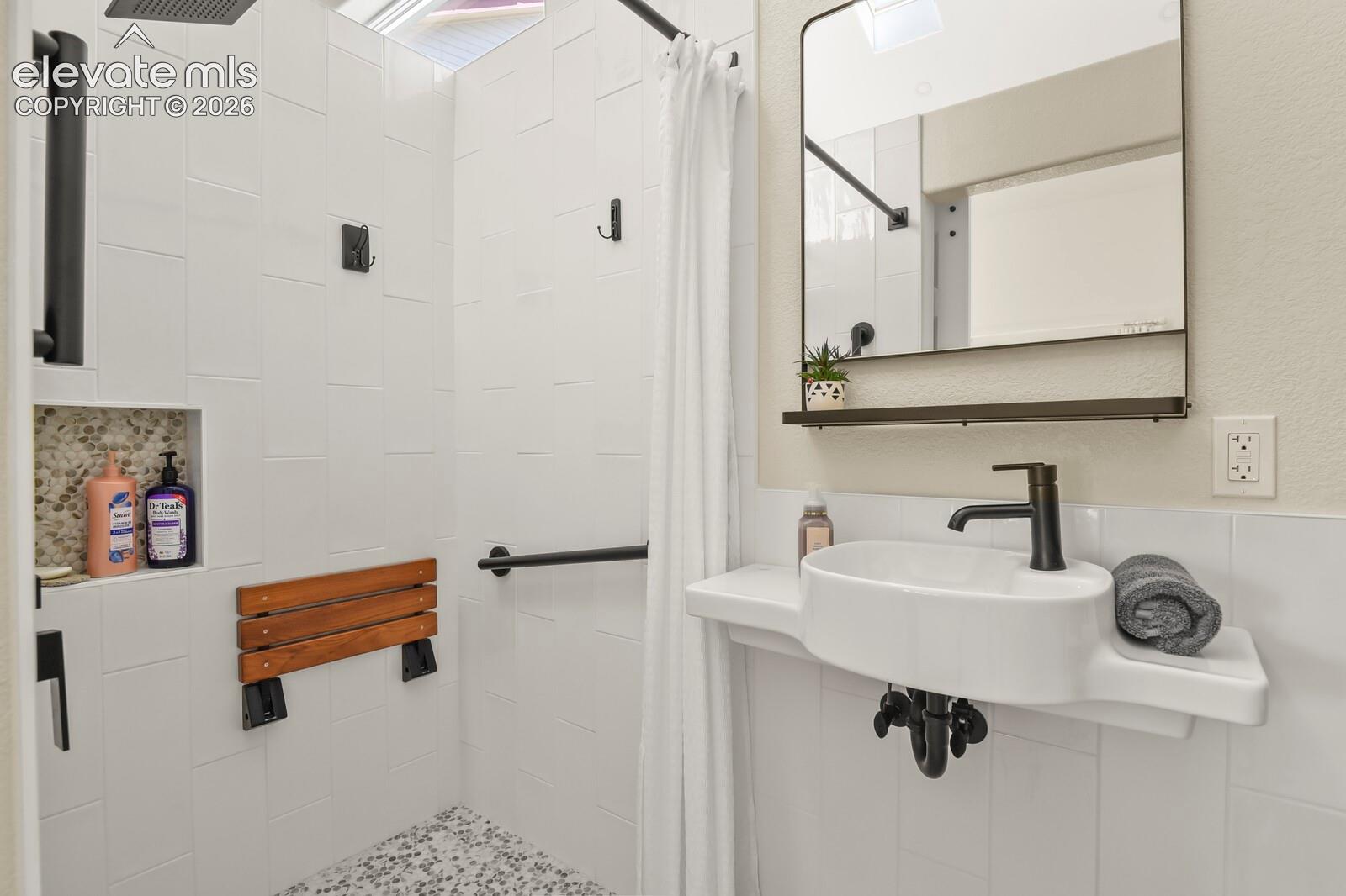 ADU - Efficiency Studio Apartment bathroom
