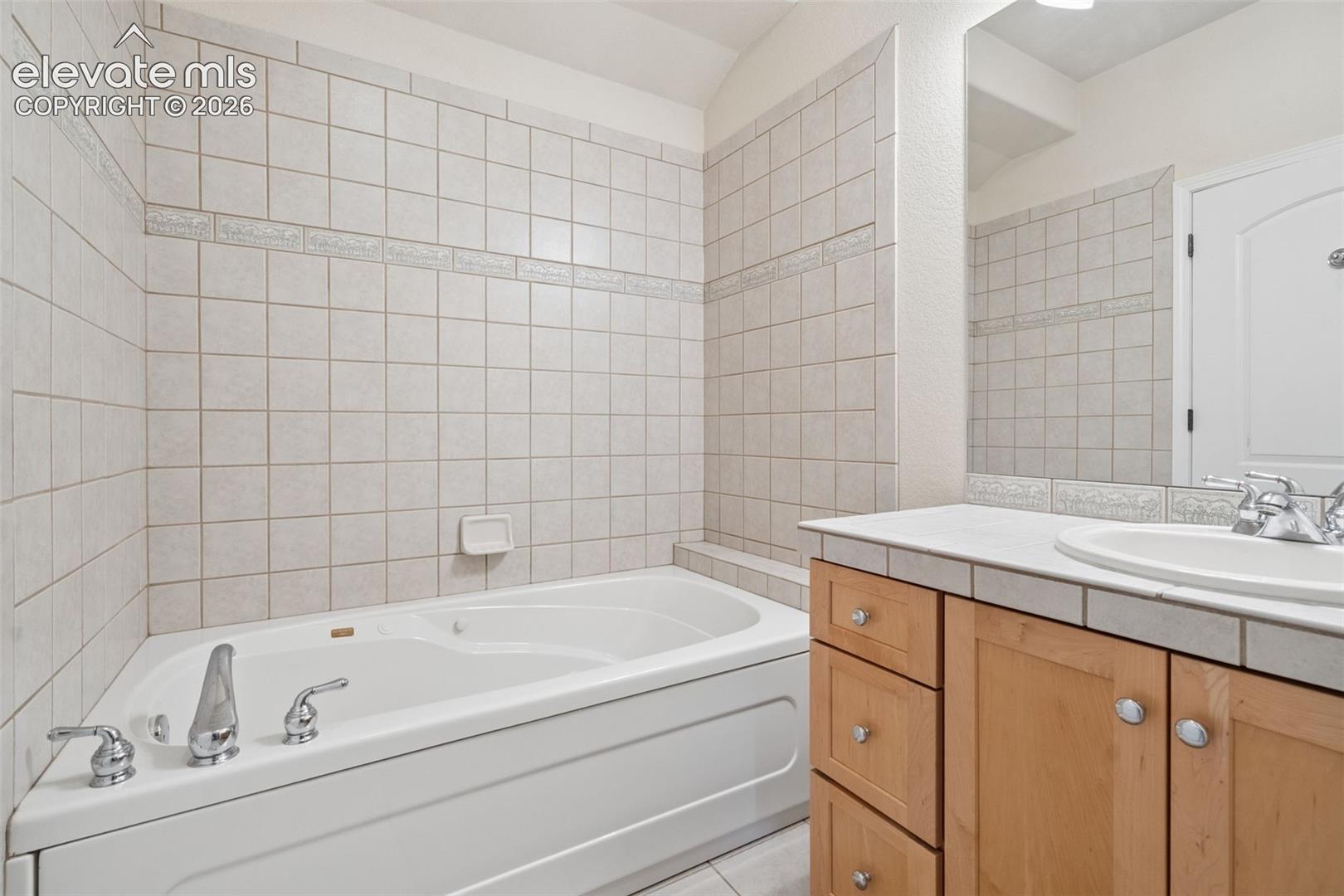 Jack & Jill Bath
