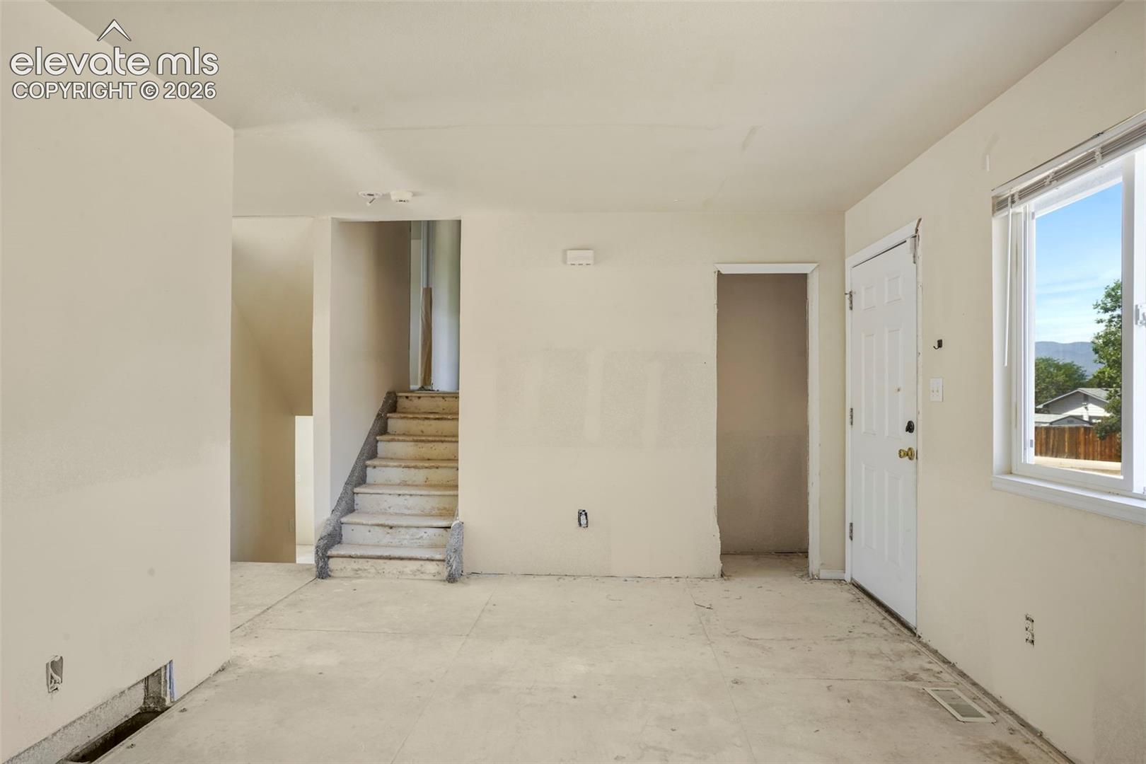 Photo 9 of 6926 Millbrook Circle, Colorado Springs