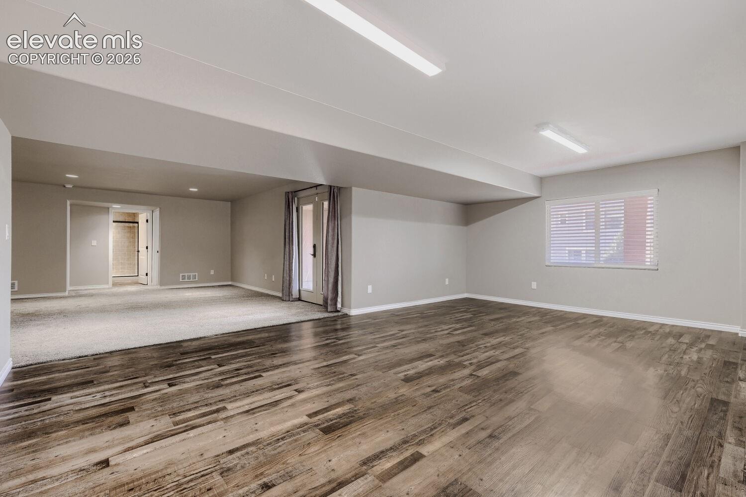 Flex room (game room, hobby room, playroom, or exercise room)