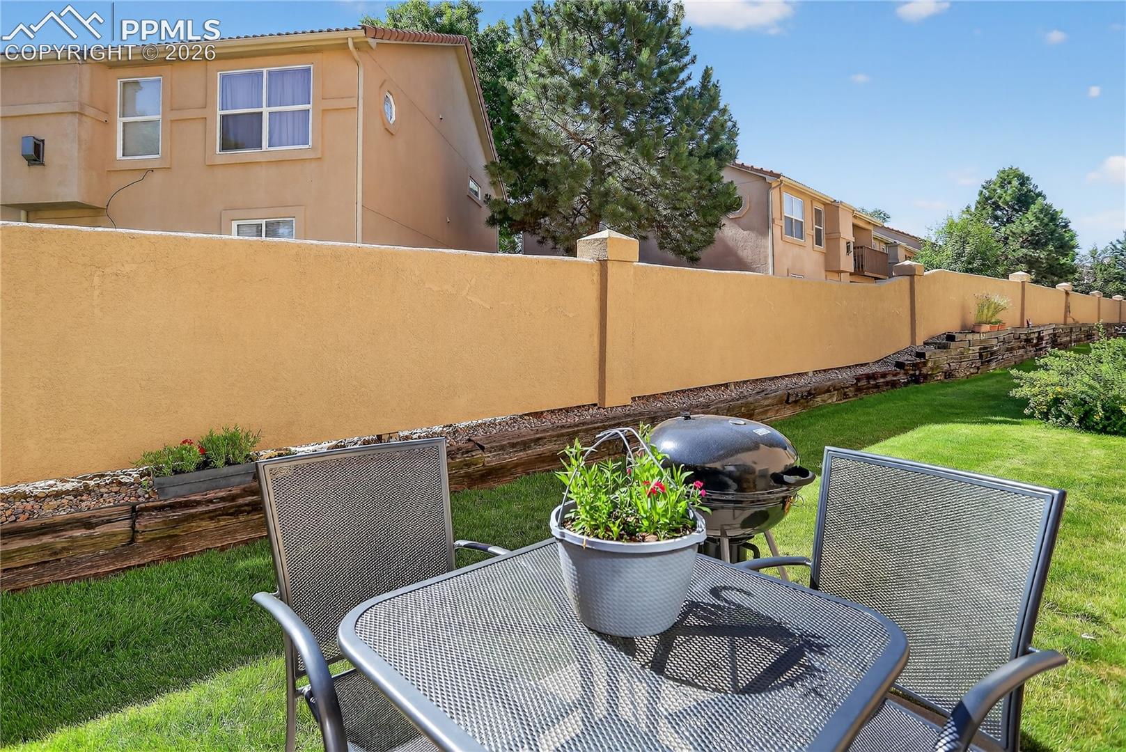 Patio for al fresco dining