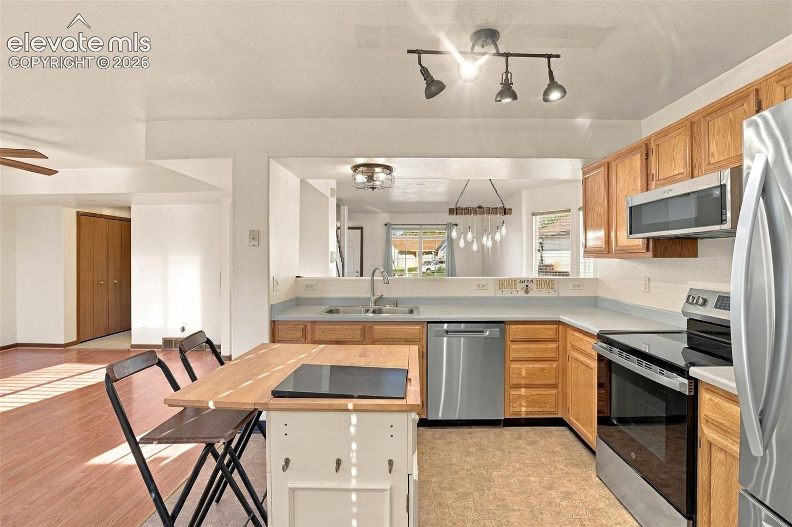 Photo 18 of 1040 Red Brooke Drive, Colorado Springs