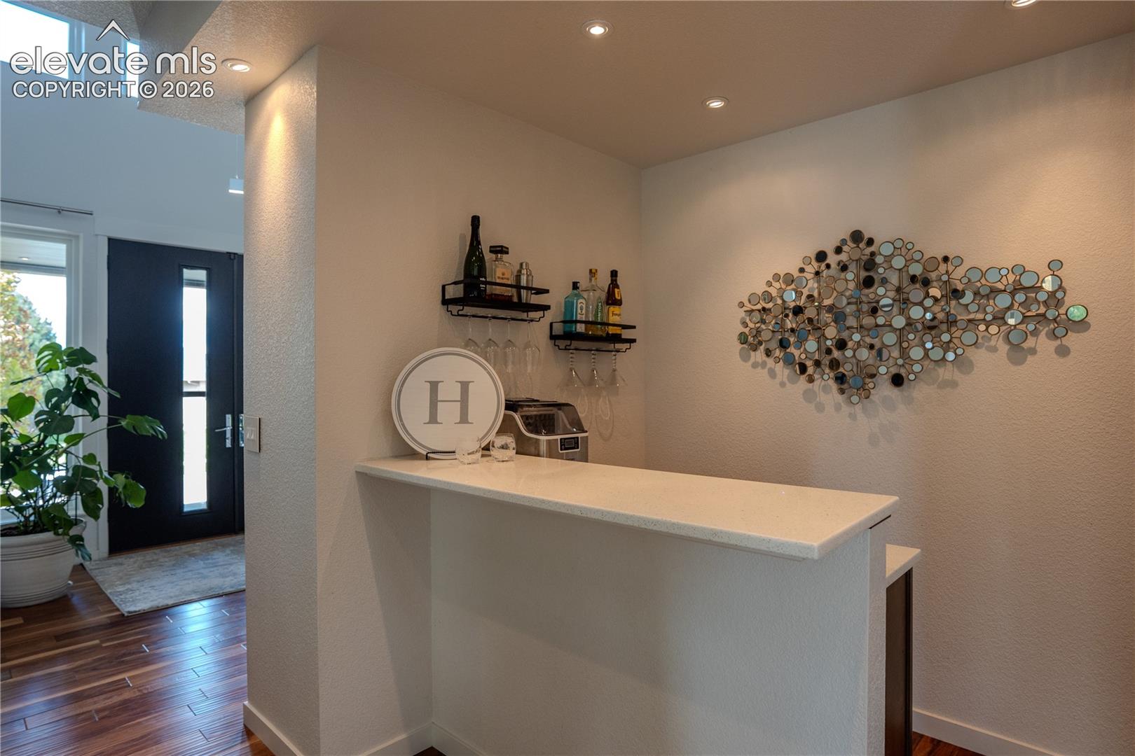 Morning or evening, this area provides you with your beverage!
