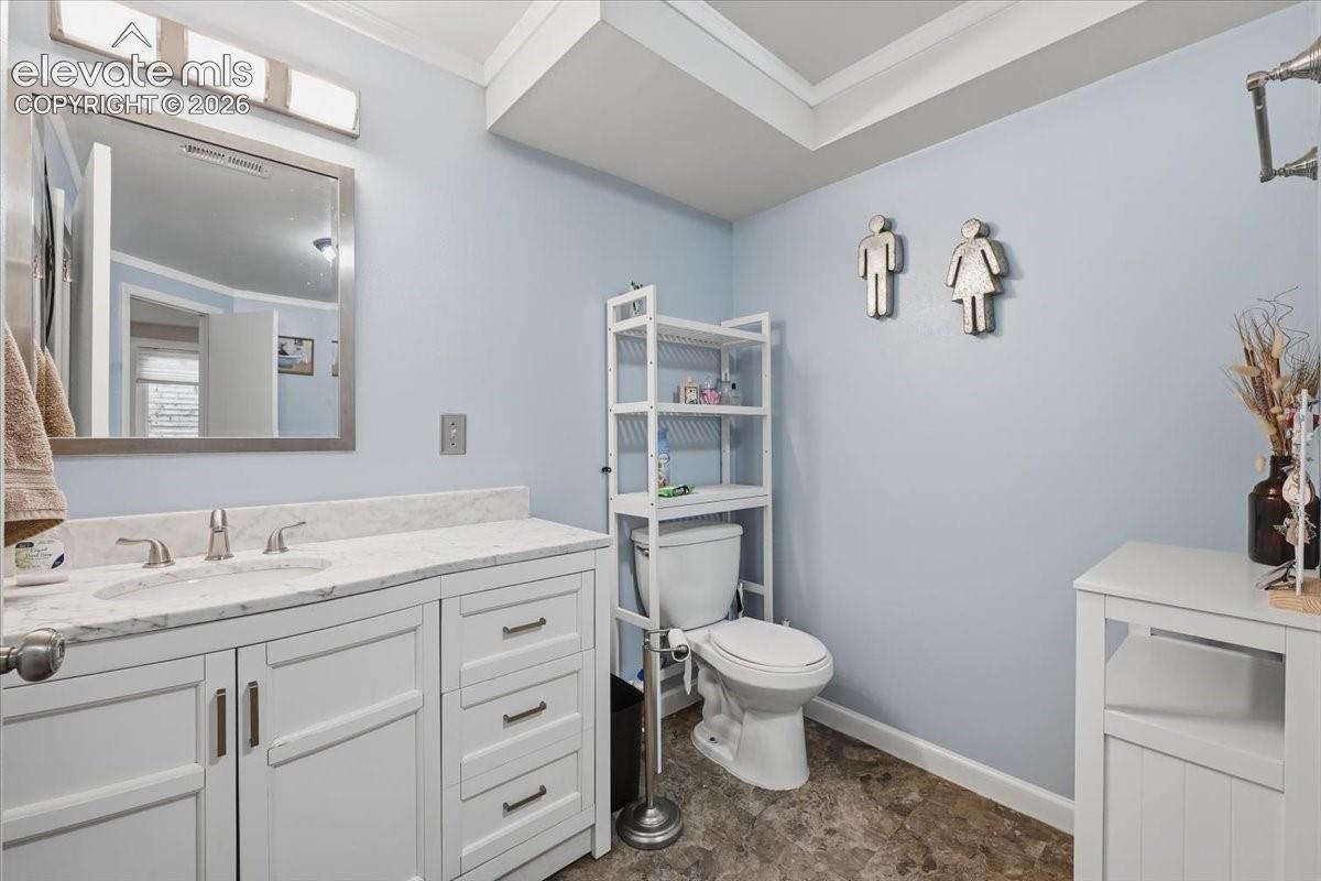 Beautifully finished full bathroom.