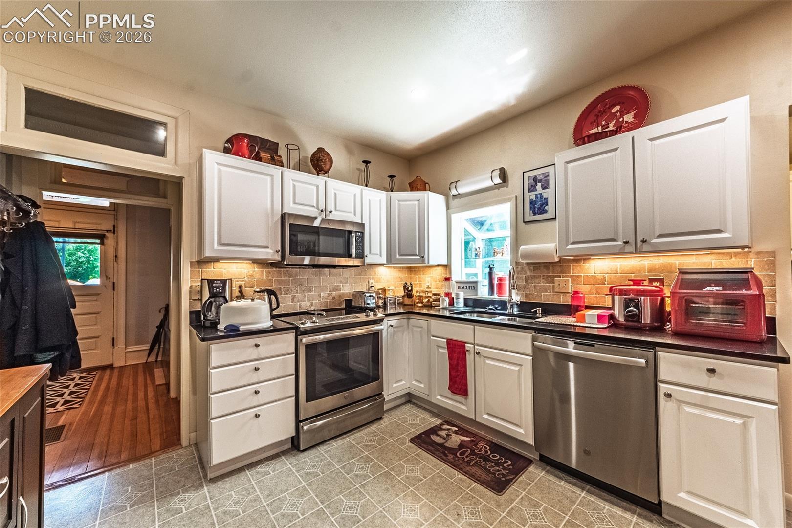 Photo 15 of 422 E Dale Street, Colorado Springs