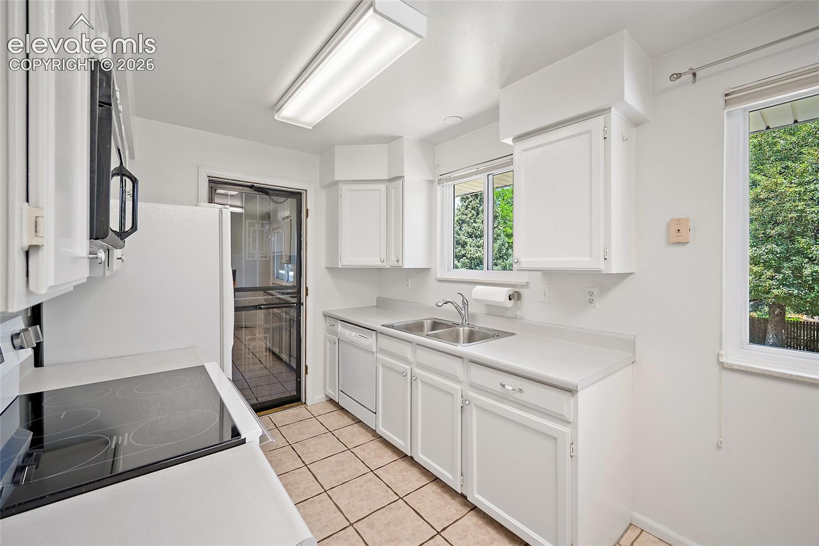 Photo 11 of 4695 W Stanford Avenue, Denver