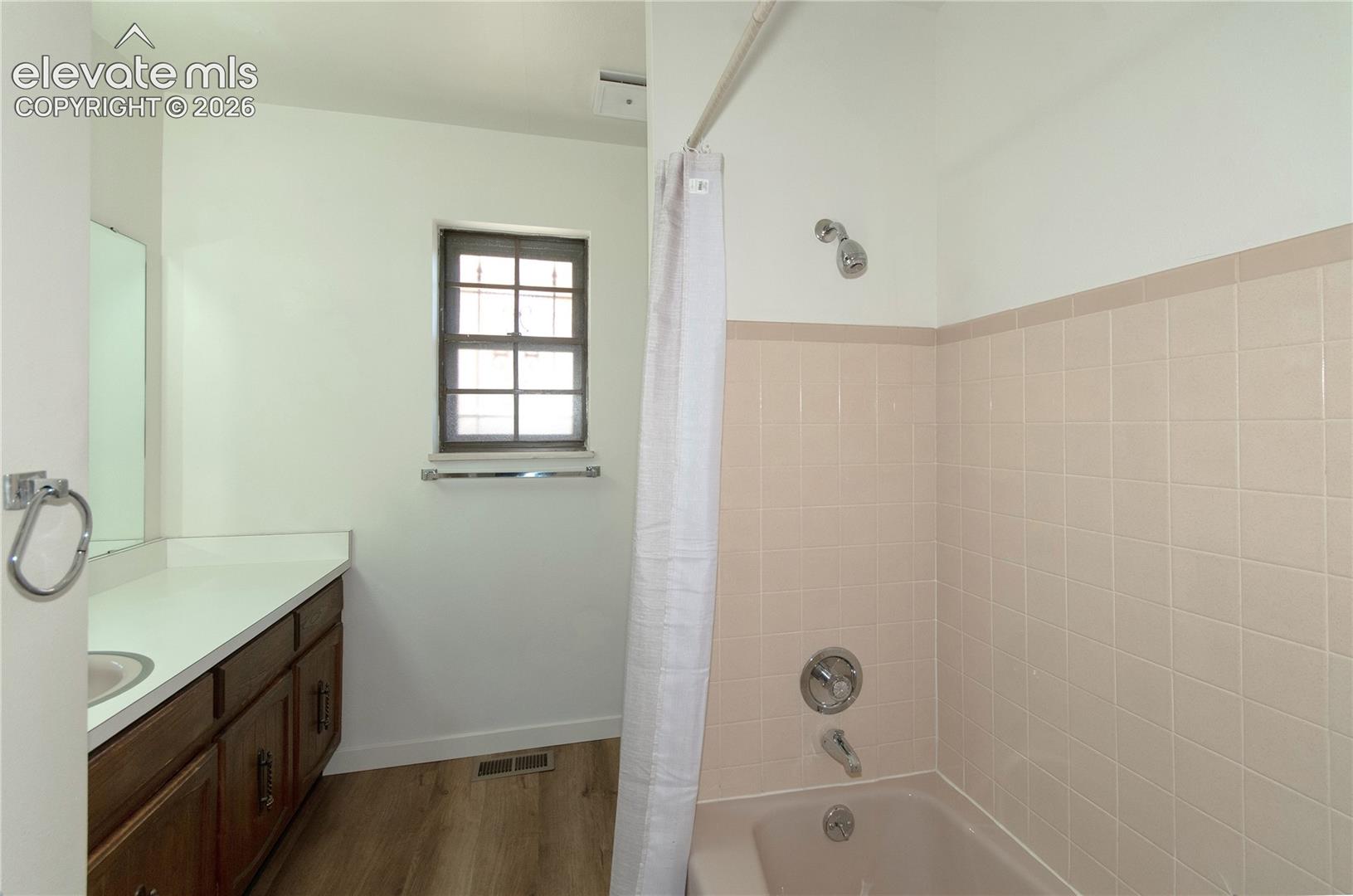 Main floor full bath