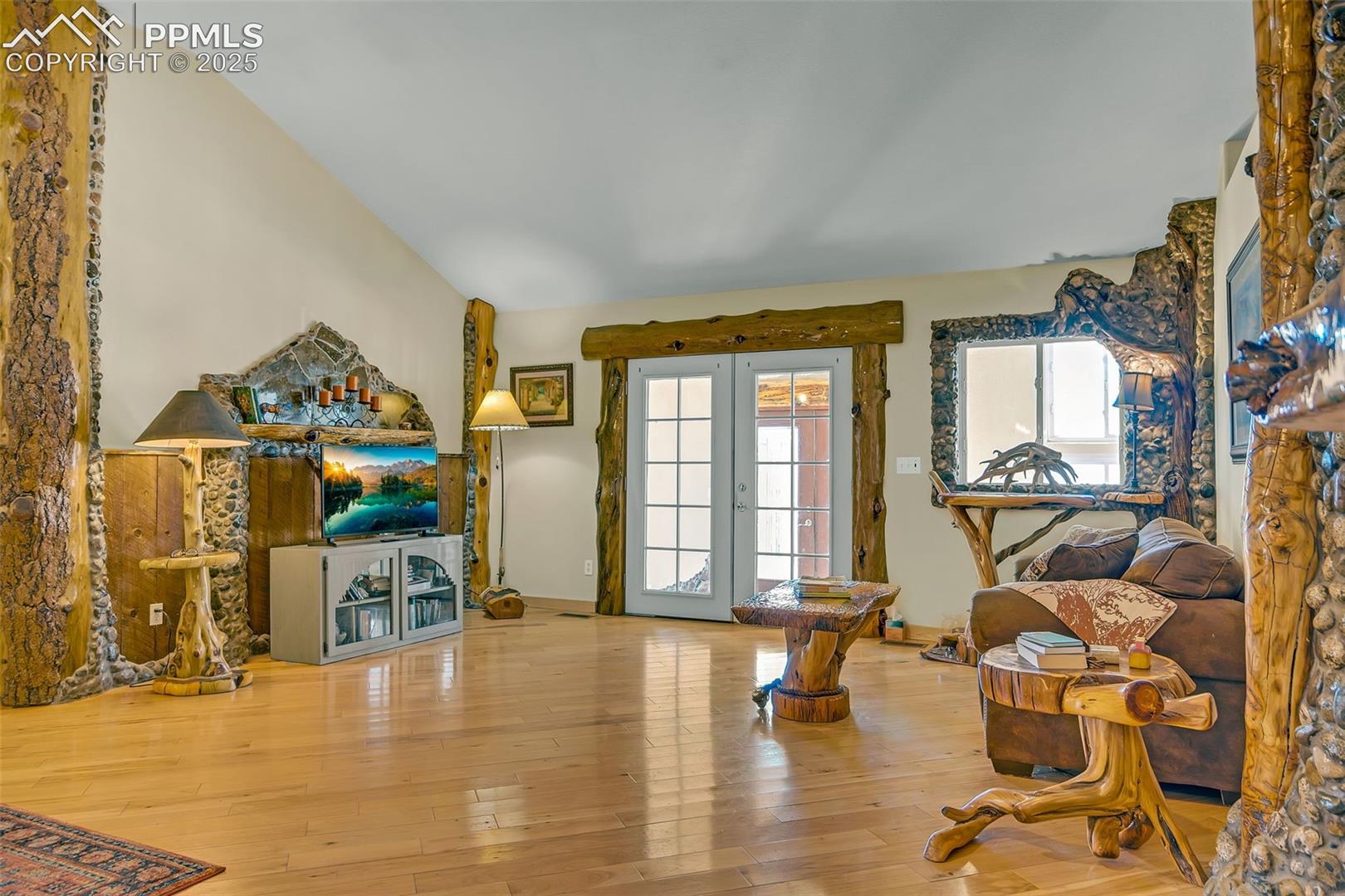 Photo 21 of 38 Mac Donnell Drive, Cotopaxi