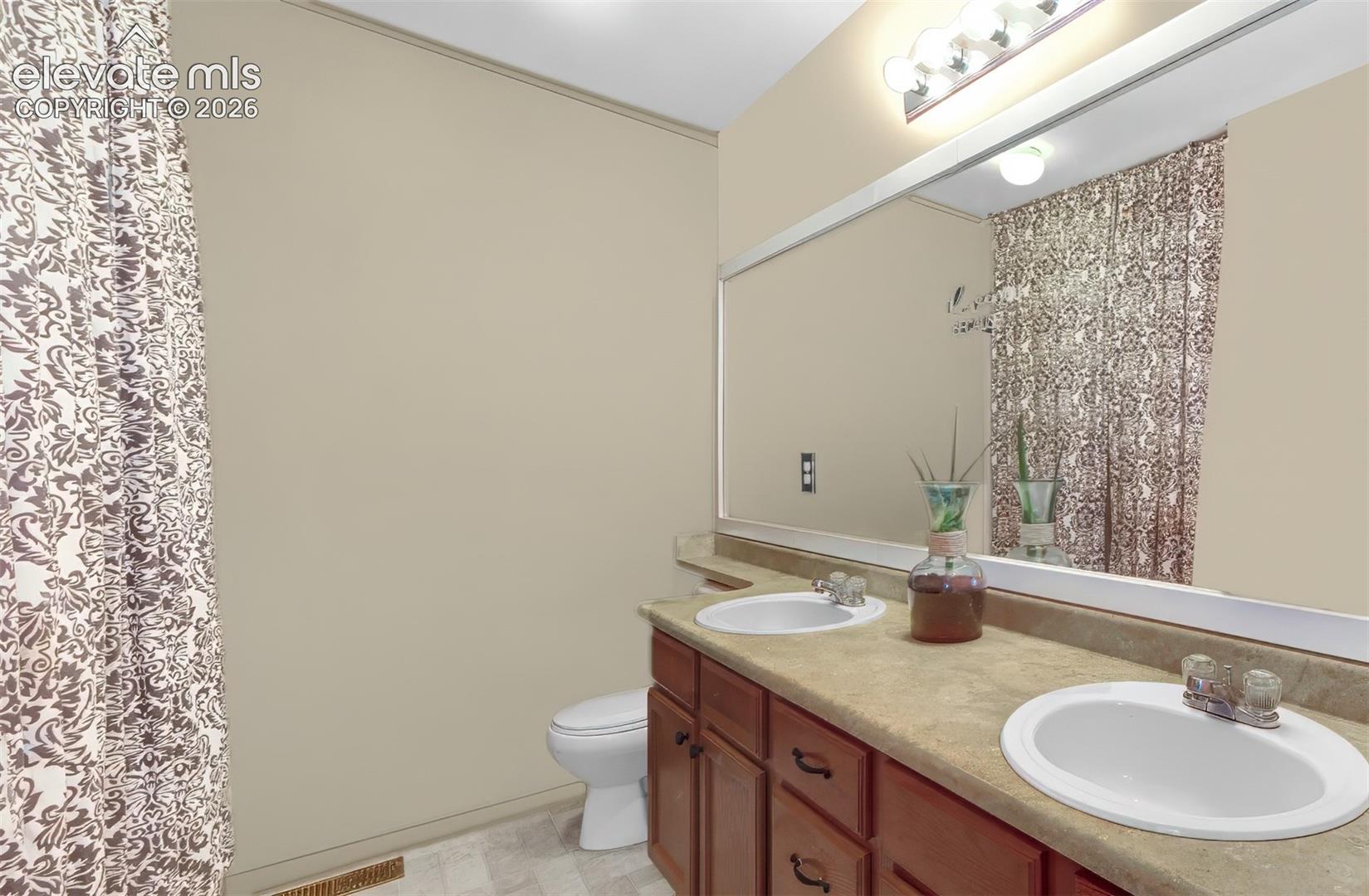 Photo 17 of 4323 Round Hill Drive, Colorado Springs