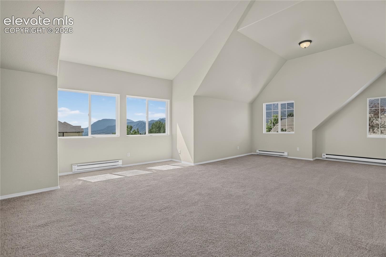 Versatile living space or storage