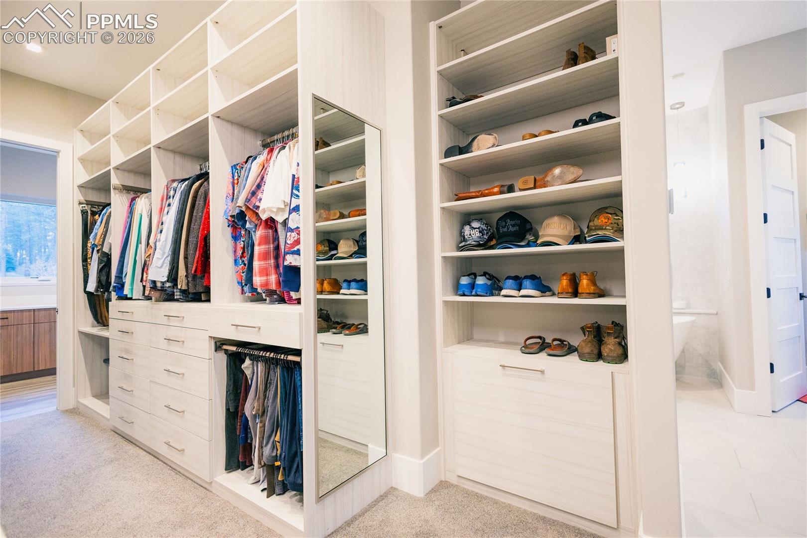 Walk in closet