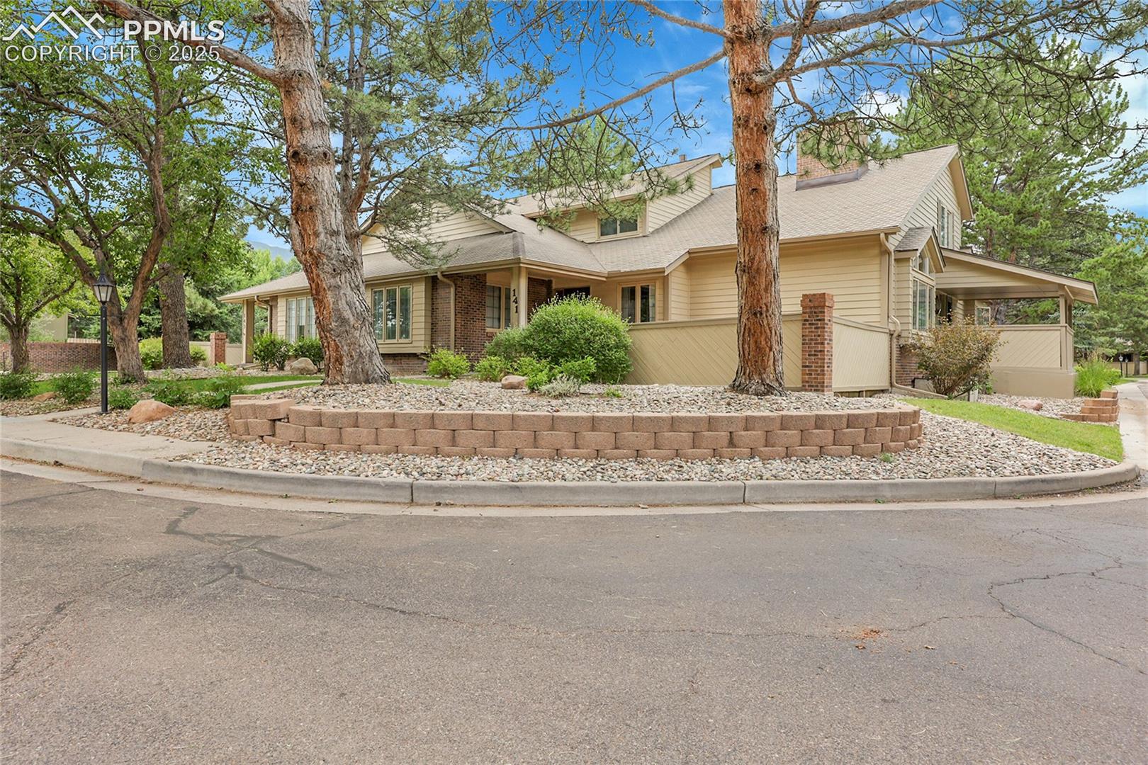141 Miramar Dr, Colorado Springs, CO 80906
