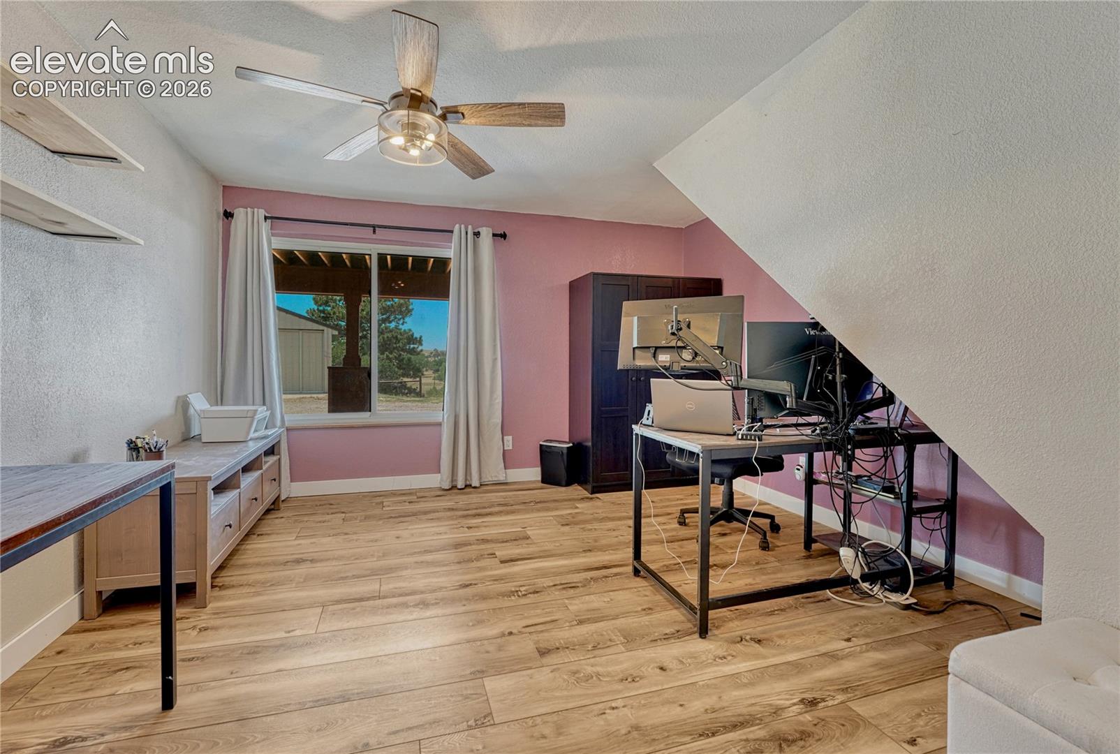 Office/flex room