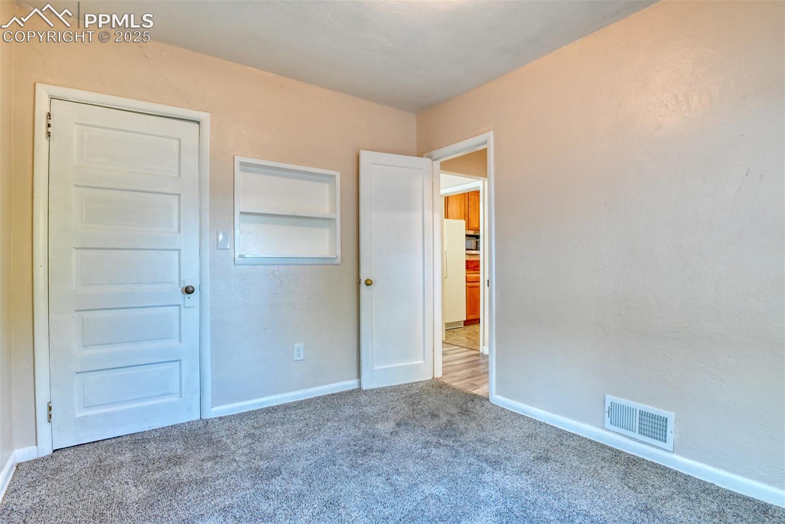 Main house 3rd bedroom 
