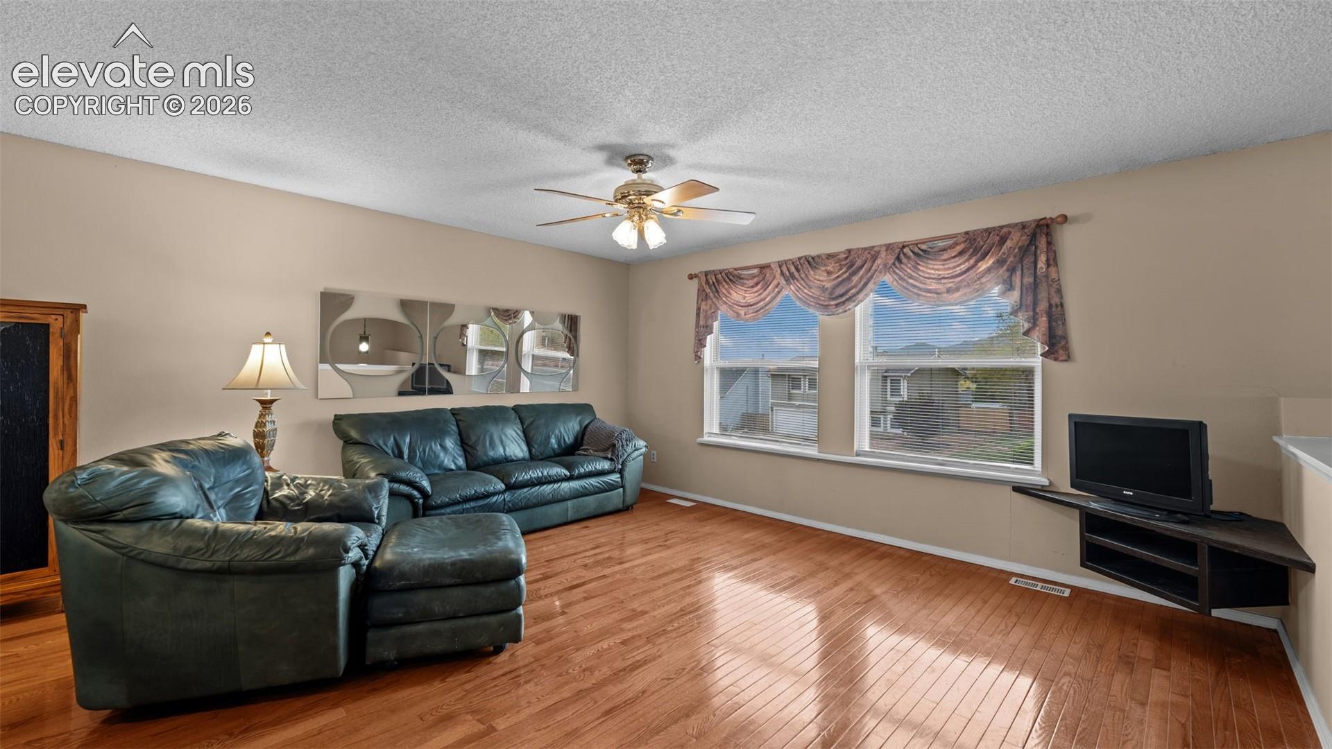 Photo 7 of 1030 Crosstrail Drive, Colorado Springs
