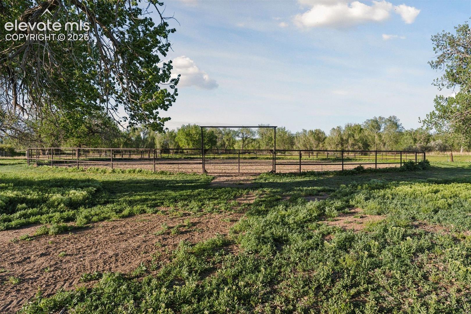 Outdoor Round Pen