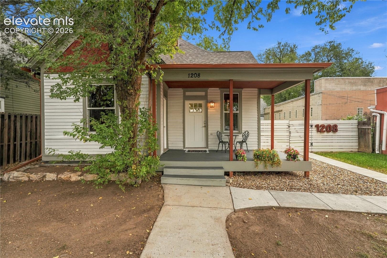 Front of main house 