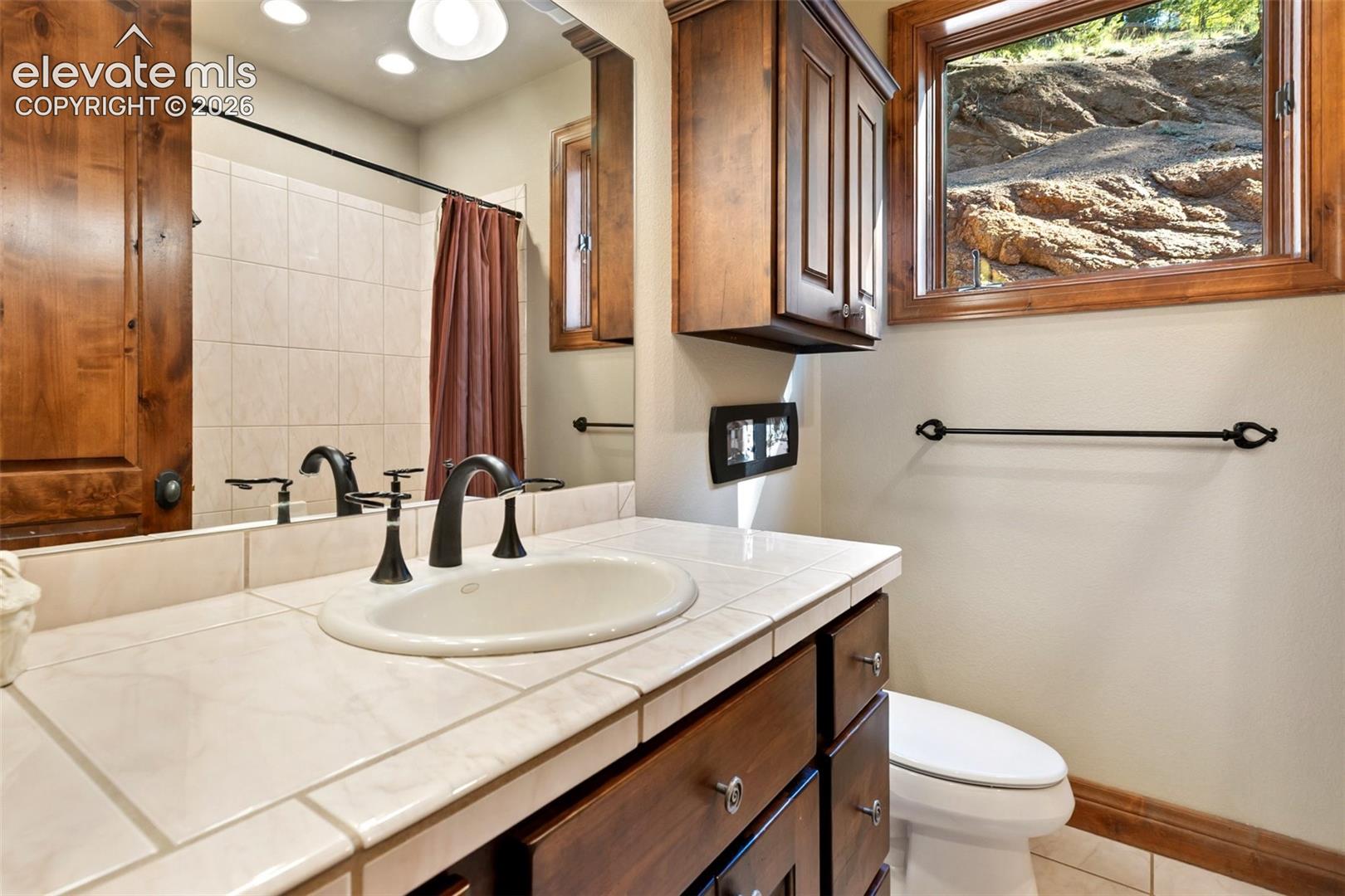 Main level full bath