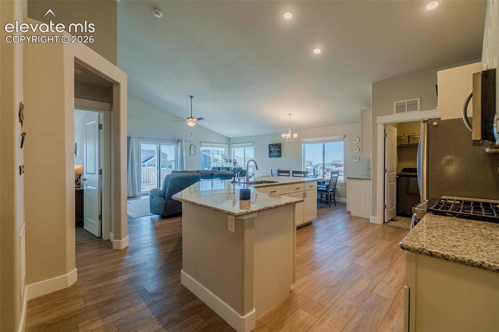 Photo 6 of 11073 Asbee Street, Peyton