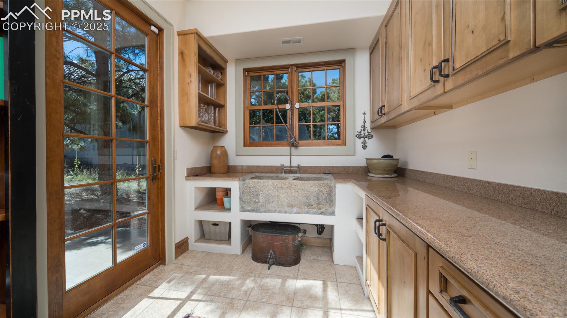 Photo 18 of 4896 Stonehill Road, Colorado Springs