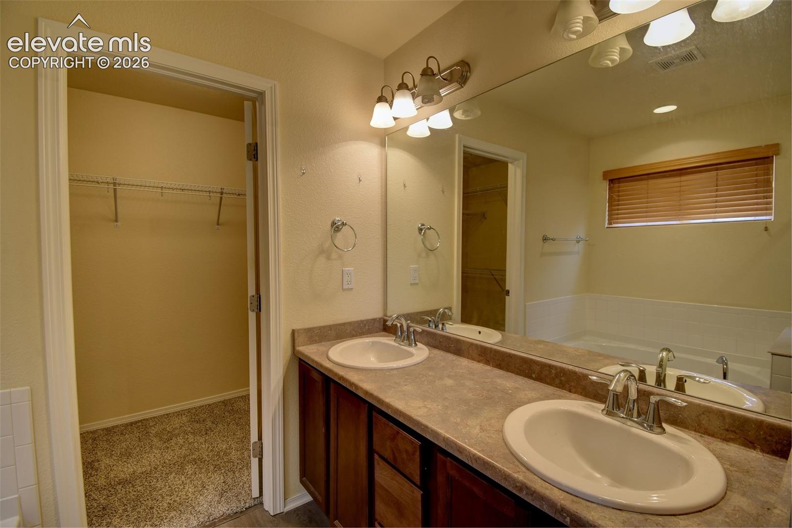Primary En Suite 