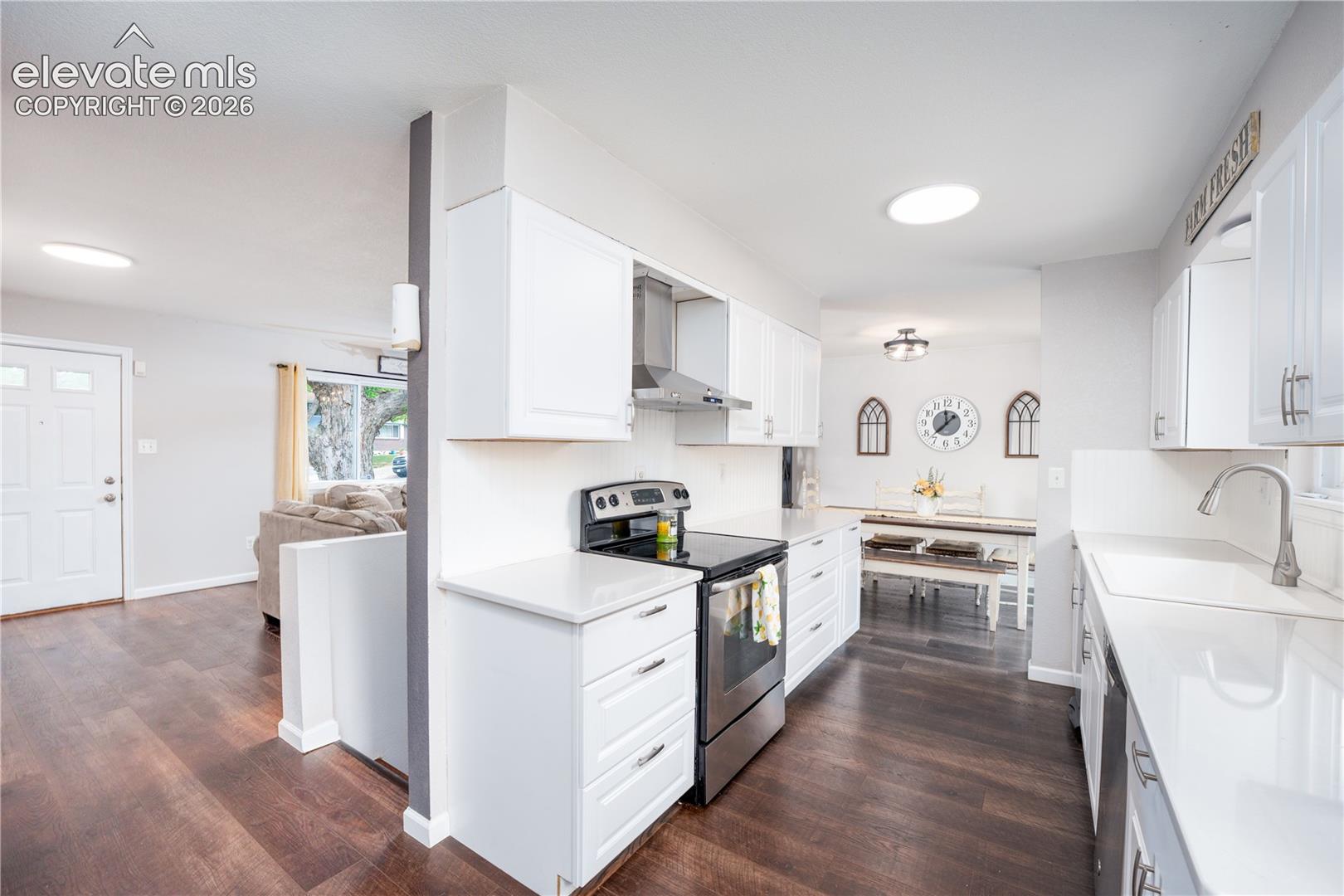 1911 Berkshire Ln, Colorado Springs, CO 80909