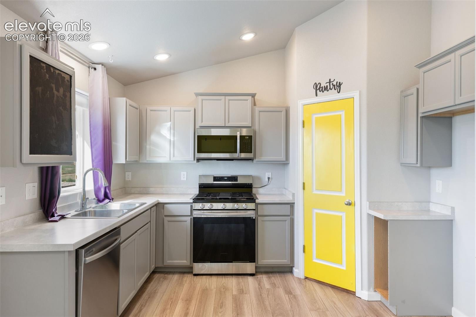 Photo 10 of 10621 Castor Drive, Colorado Springs
