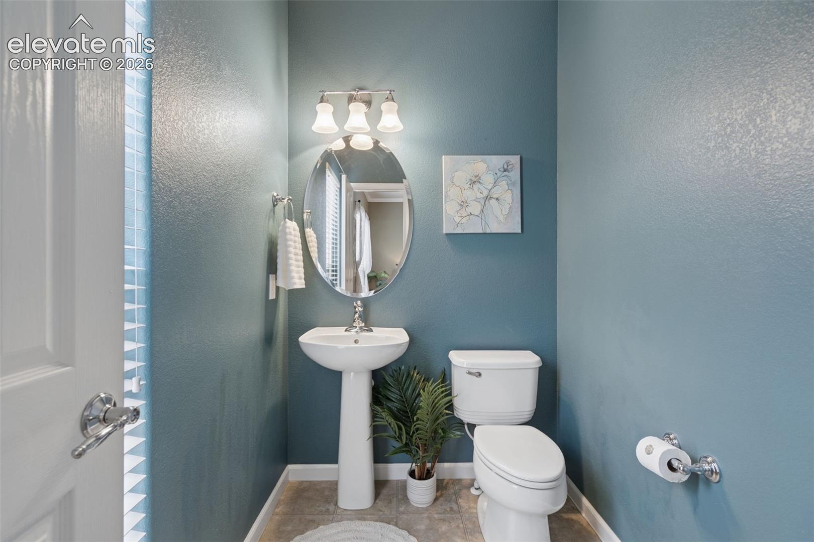 Main level powder bath