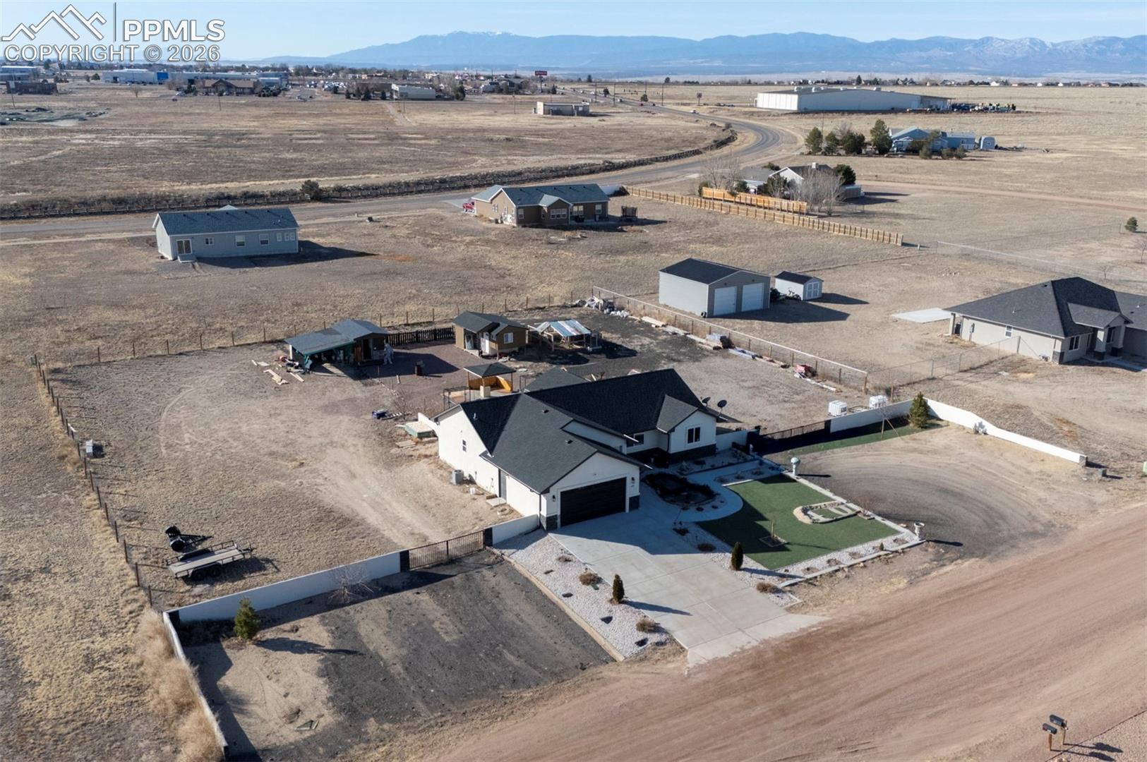 40 E Lyons Dr, Pueblo, CO 81007