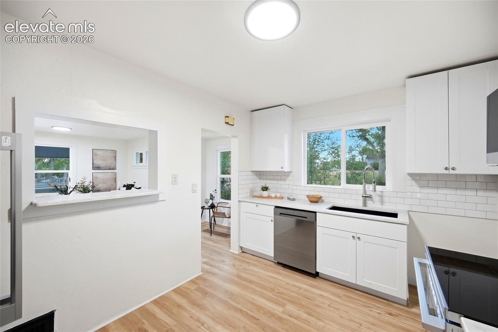 Photo 11 of 947 E Costilla Street, Colorado Springs