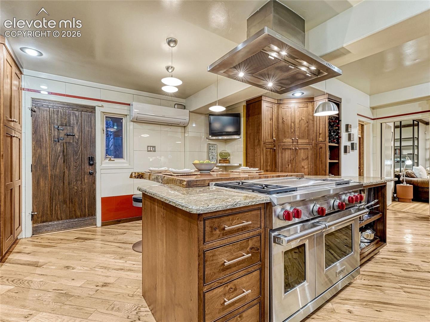 Kitchen rooted in character, such as the original Vitrolite wall tile, updated for today's lifestyle. 
