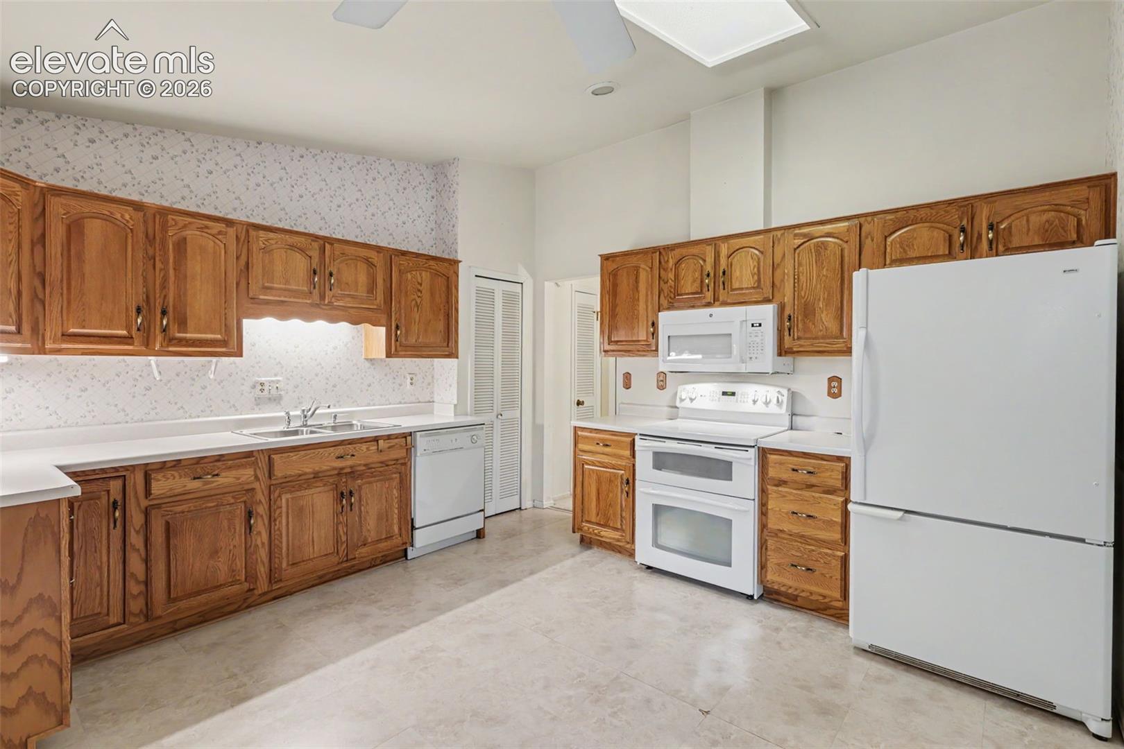 Photo 7 of 538 Lakewood Circle, Colorado Springs