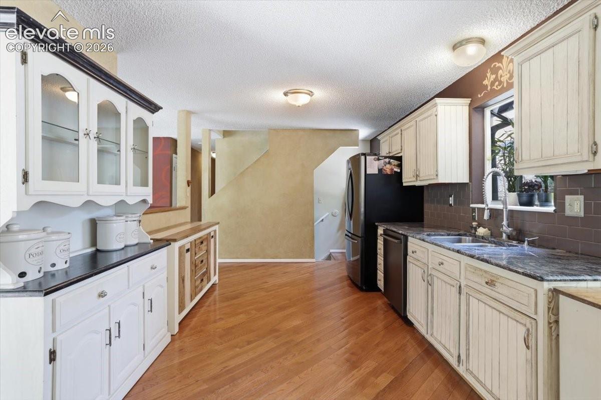 Photo 18 of 803 Panorama Drive, Colorado Springs
