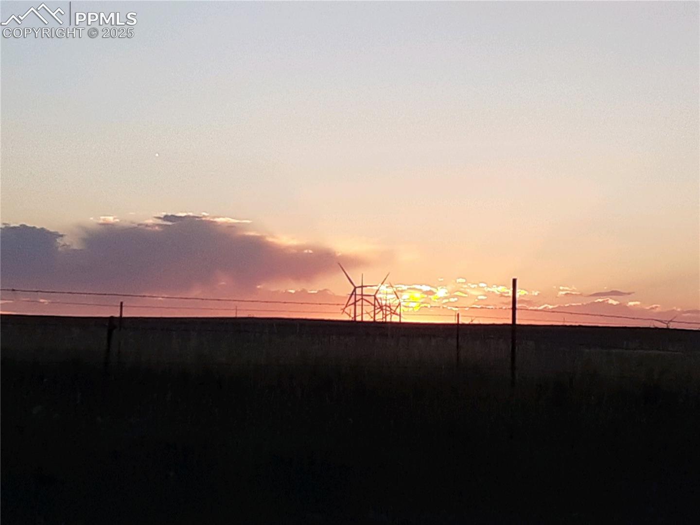 Wide-open prairie views and peaceful rural surroundings