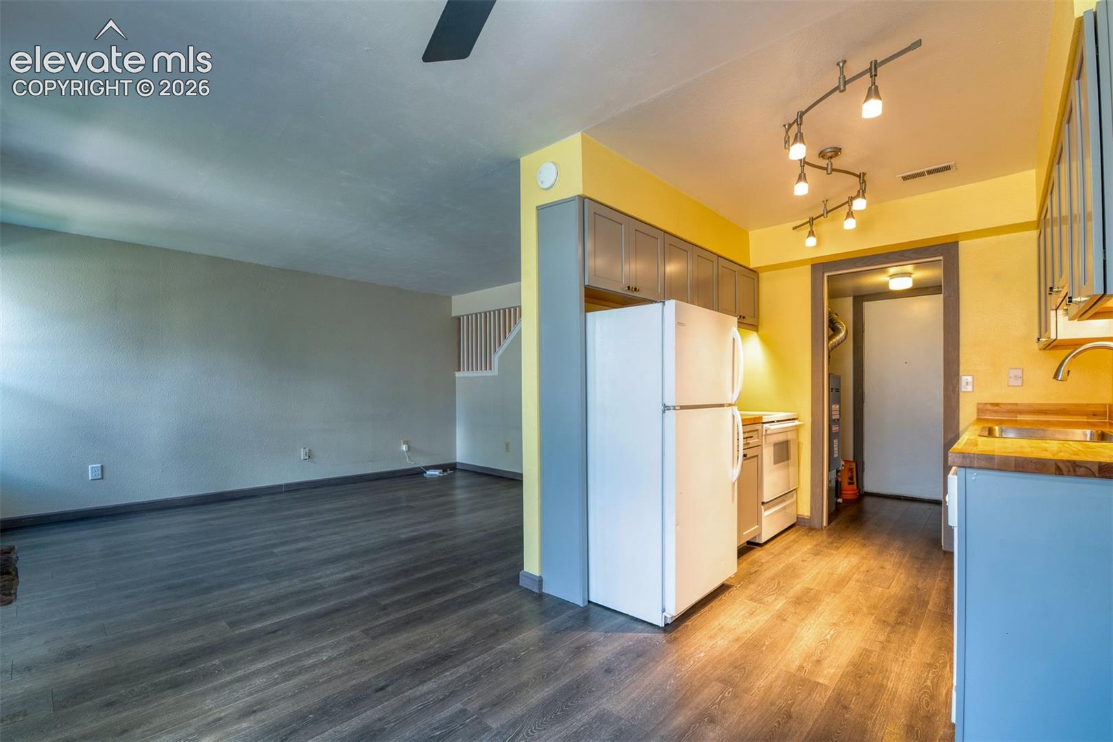 Photo 11 of 2621 Hearthwood Lane, Colorado Springs