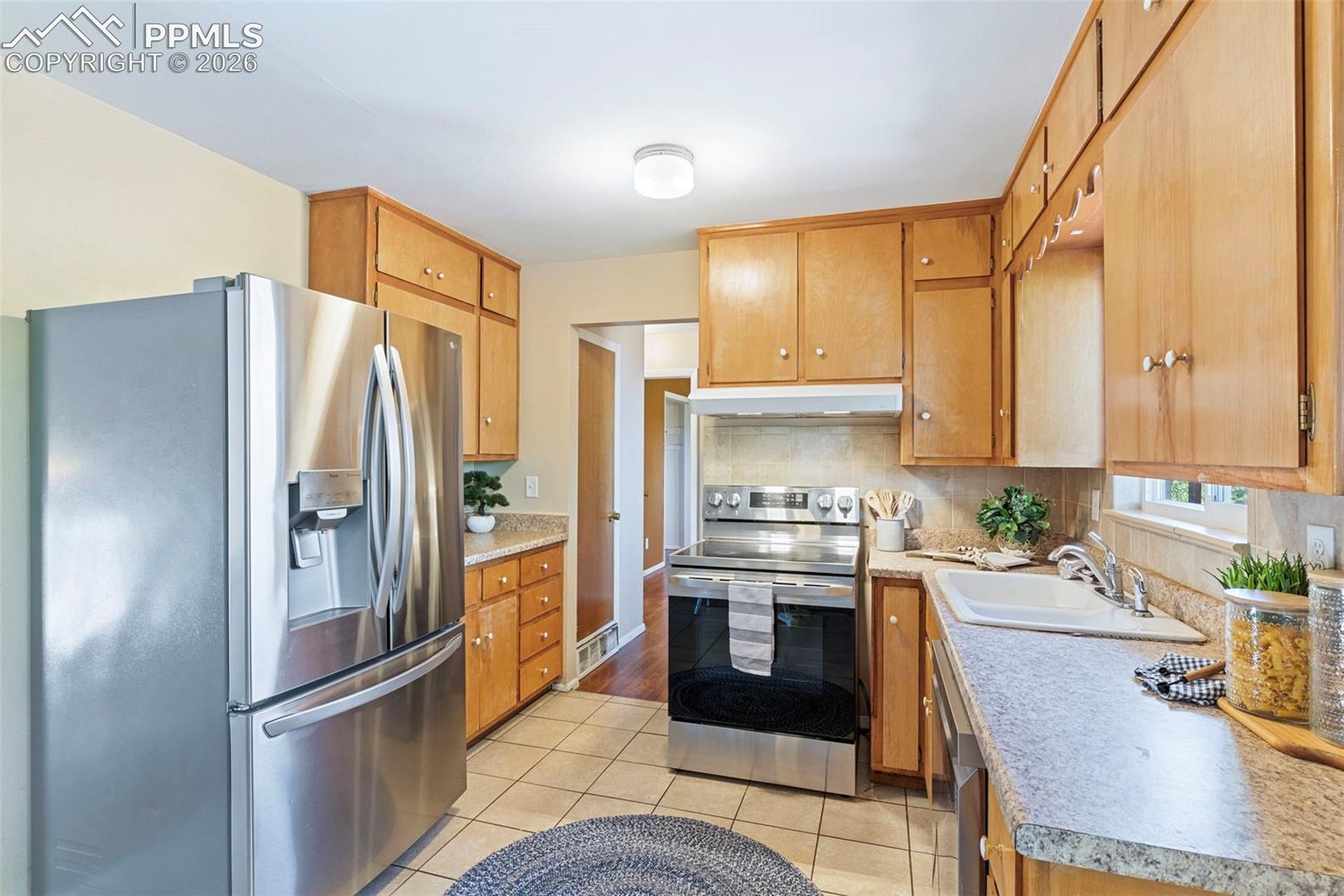 Photo 9 of 52 Willis Drive, Colorado Springs